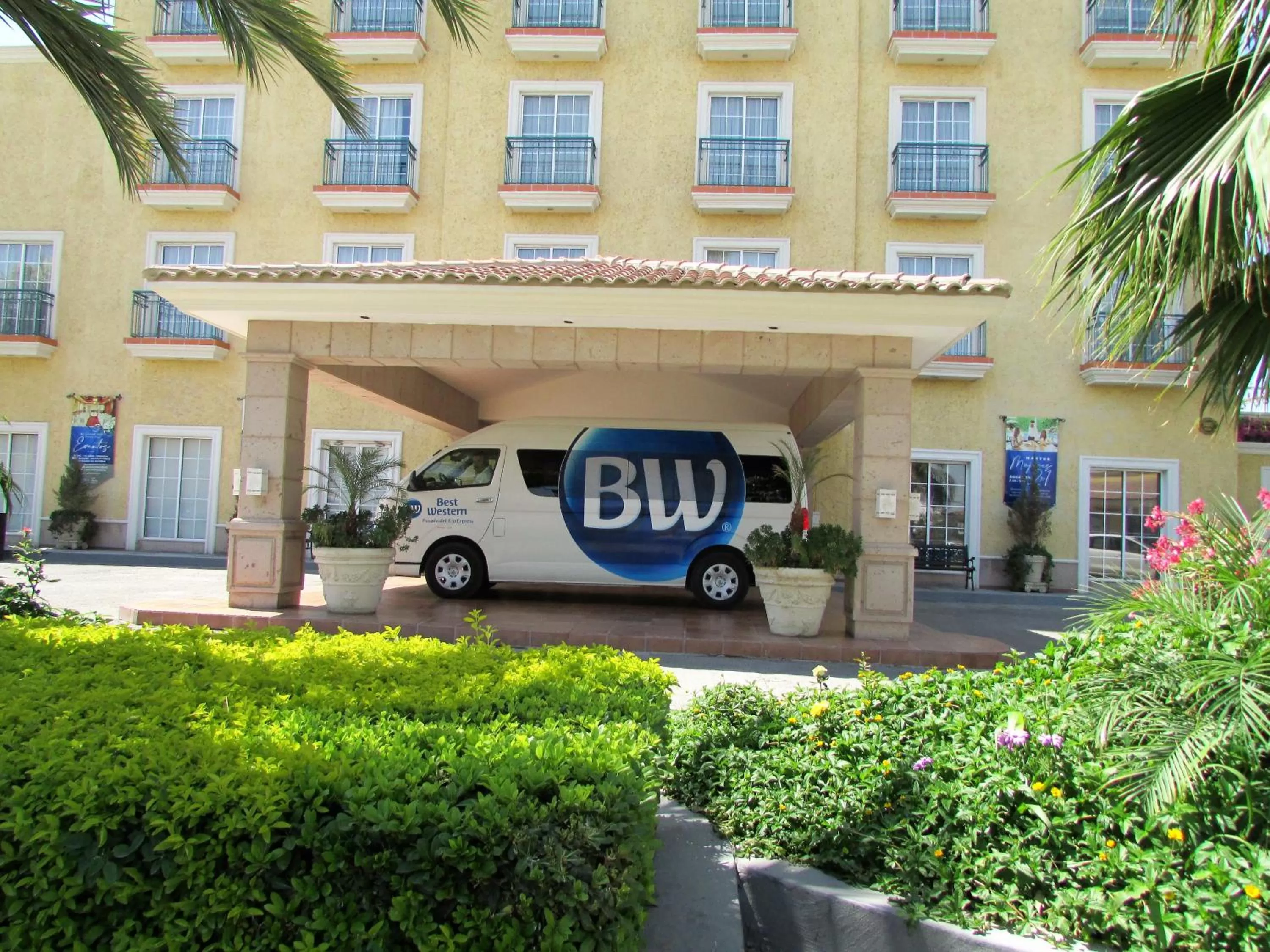 Property building in Best Western Hotel Posada Del Rio Express