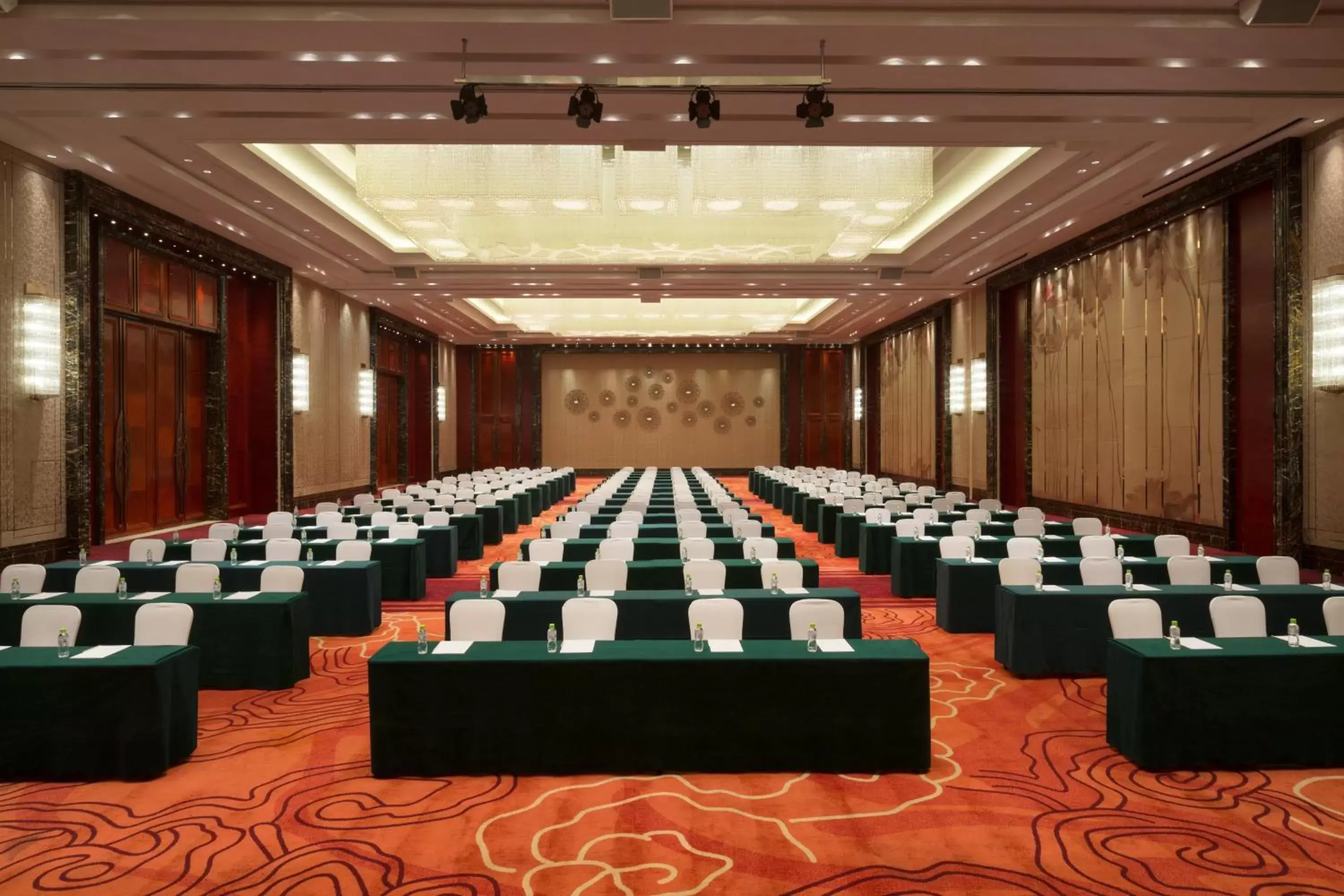 Business facilities in Wyndham Qingdao