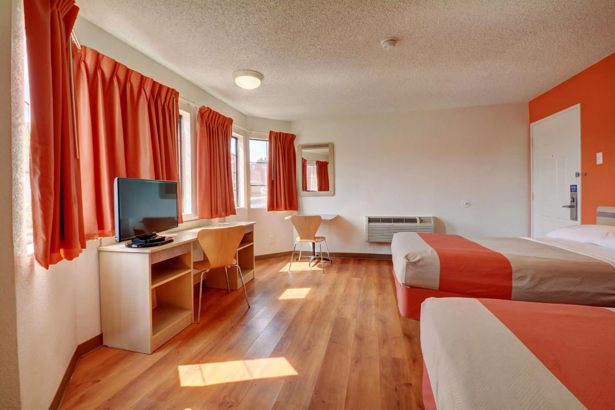 Bedroom in Motel 6-Wethersfield, CT - Hartford