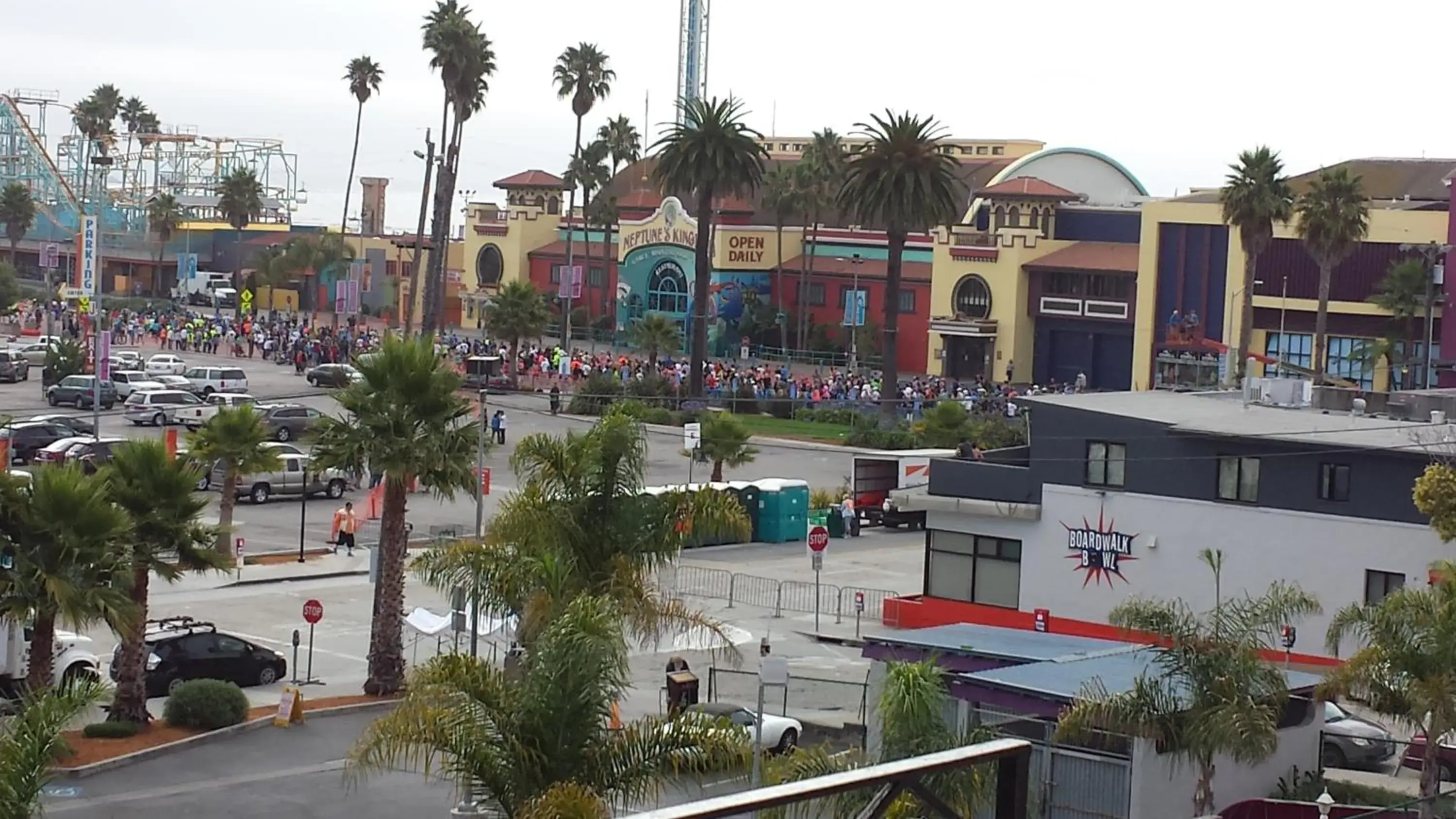 Facade/entrance in Fireside Inn By The Beach Boardwalk & Bowling Facade/entrance in Fireside Inn By The Beach Boardwalk & Bowling