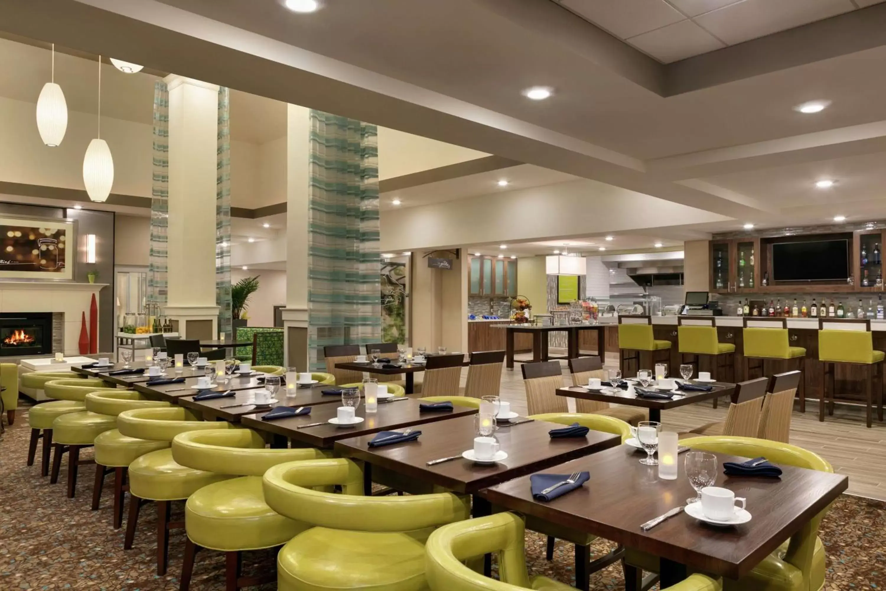 Dining area, Restaurant/Places to Eat in Hilton Garden Inn Statesville