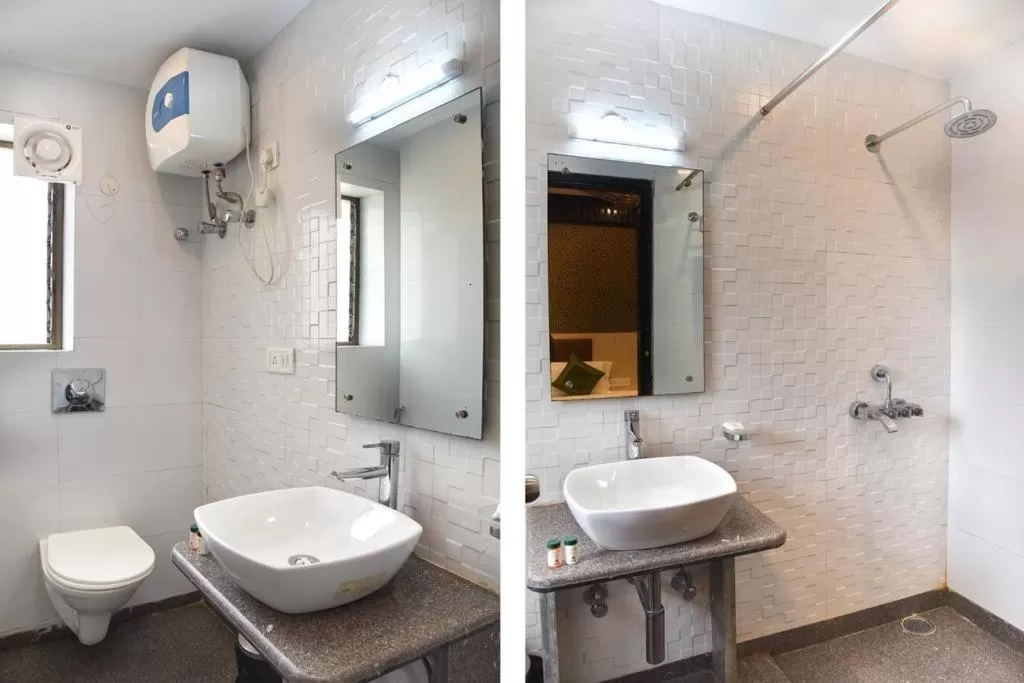 Bathroom in Diamond Plaza