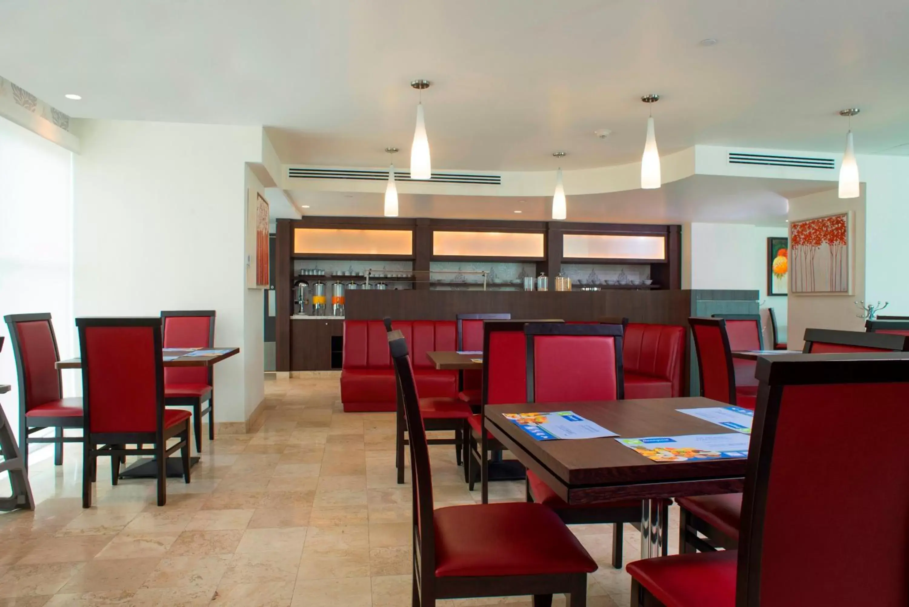 Breakfast, Restaurant/Places to Eat in Holiday Inn Express & Suites Queretaro, an IHG Hotel