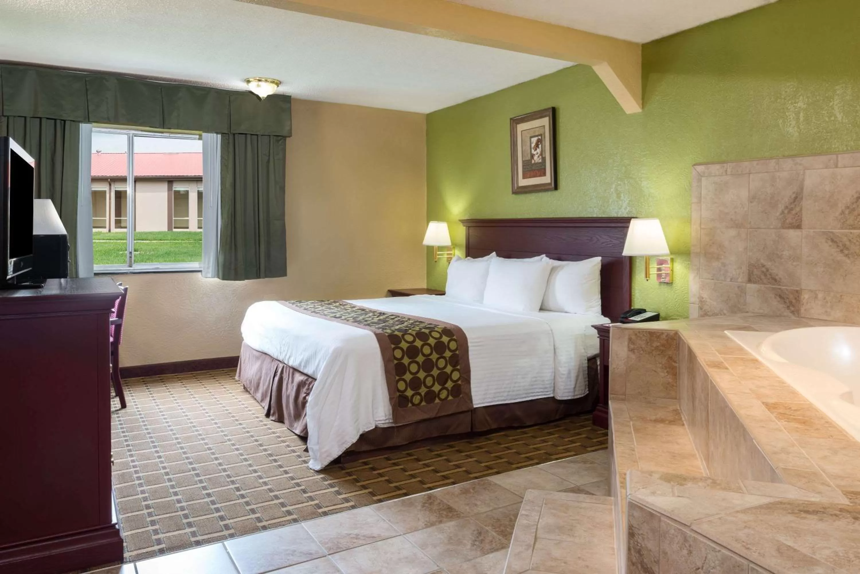 Deluxe King Studio Suite - Non-Smoking in Ramada by Wyndham Bowling Green