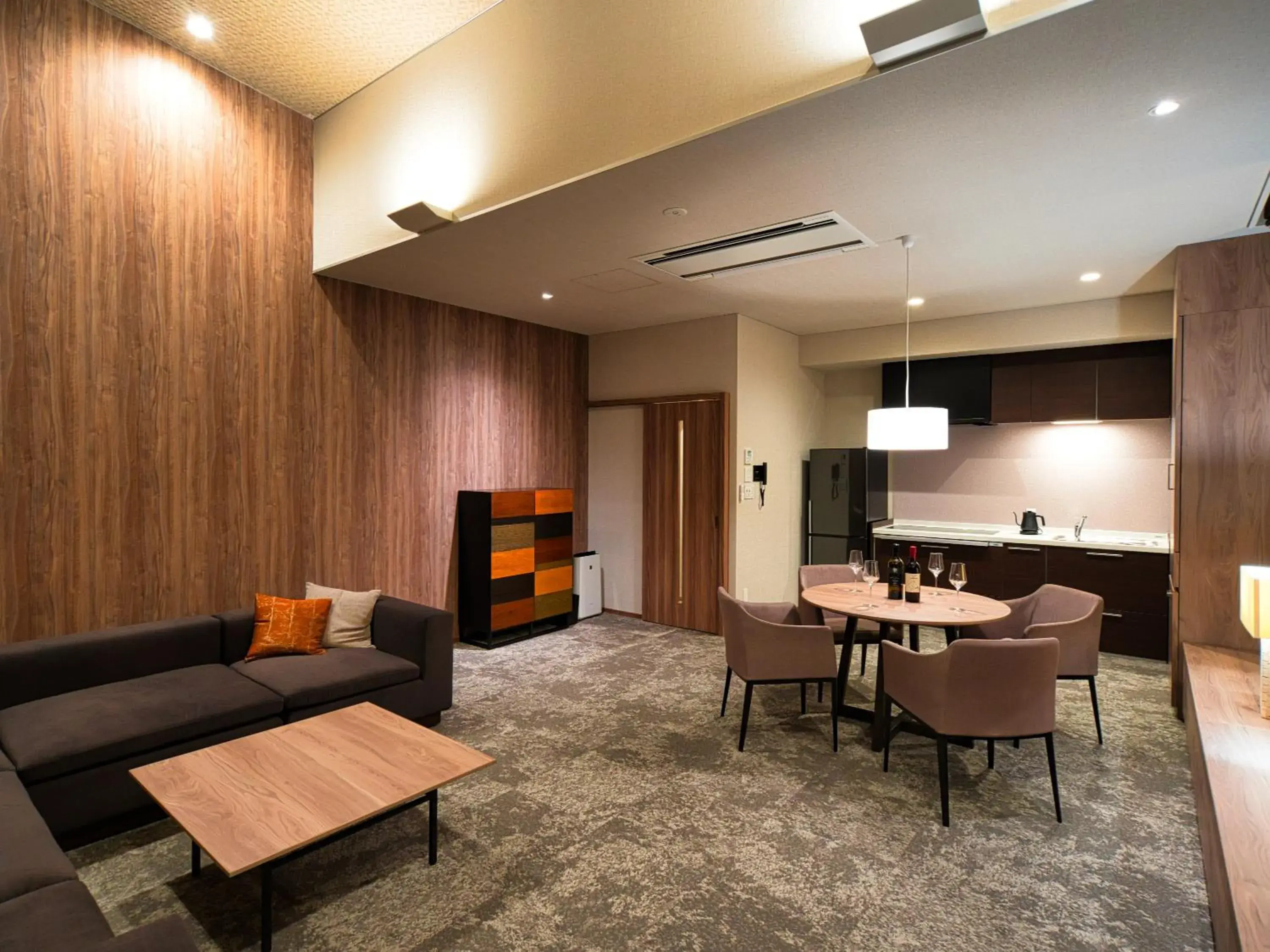 Kitchen or kitchenette, Seating Area in Winery Hotel and Condominium HITOHANA