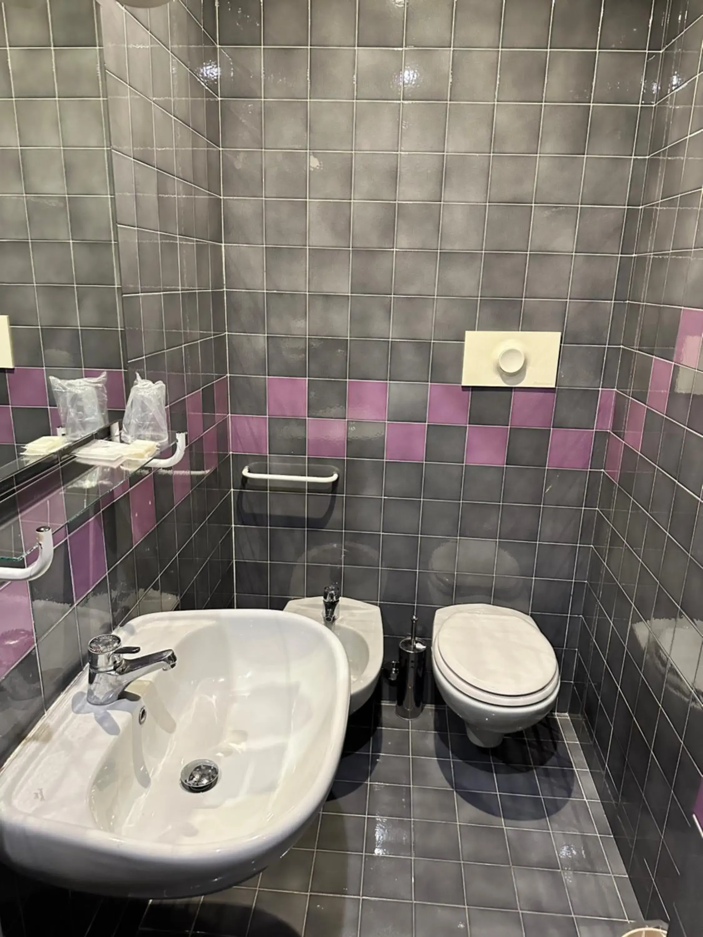 Bathroom in c-hotels Comtur