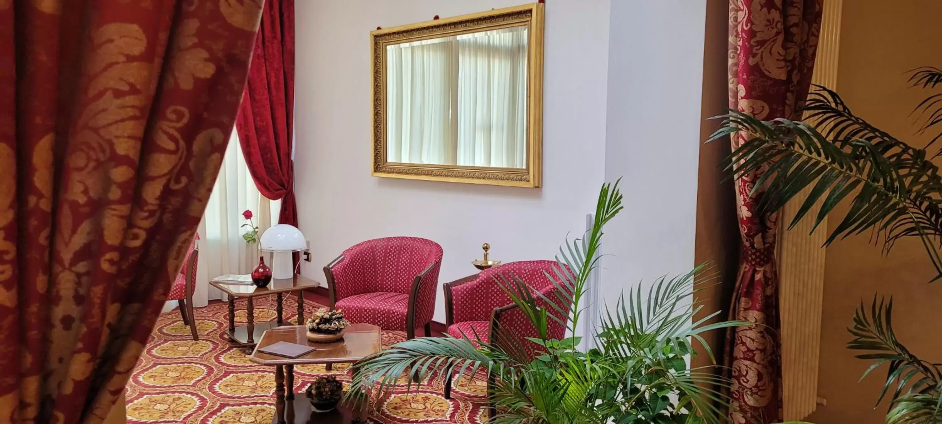 Living room, Seating Area in HOTEL PARADISO