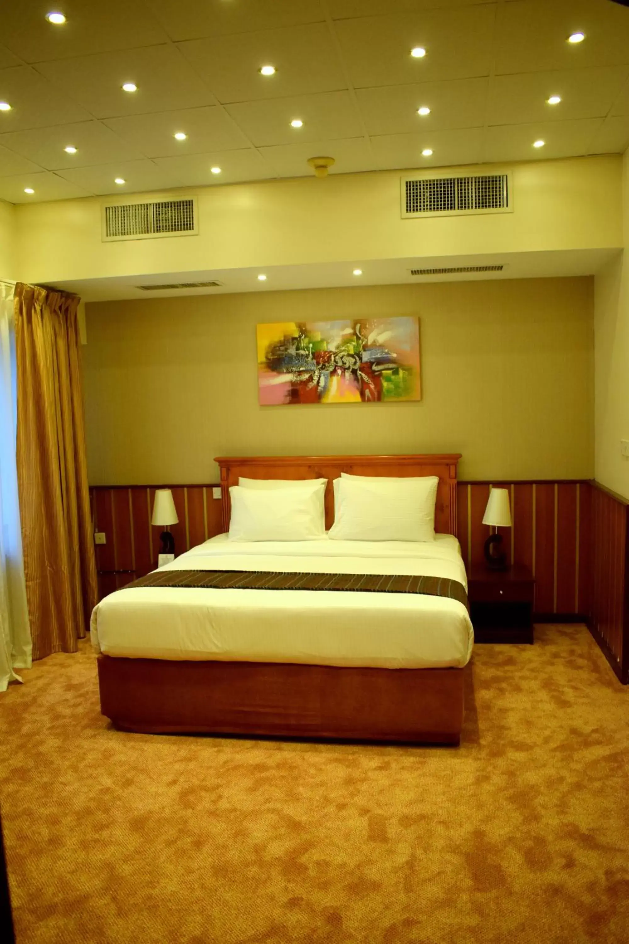 Bedroom, Bed in Nejoum Al Emarat