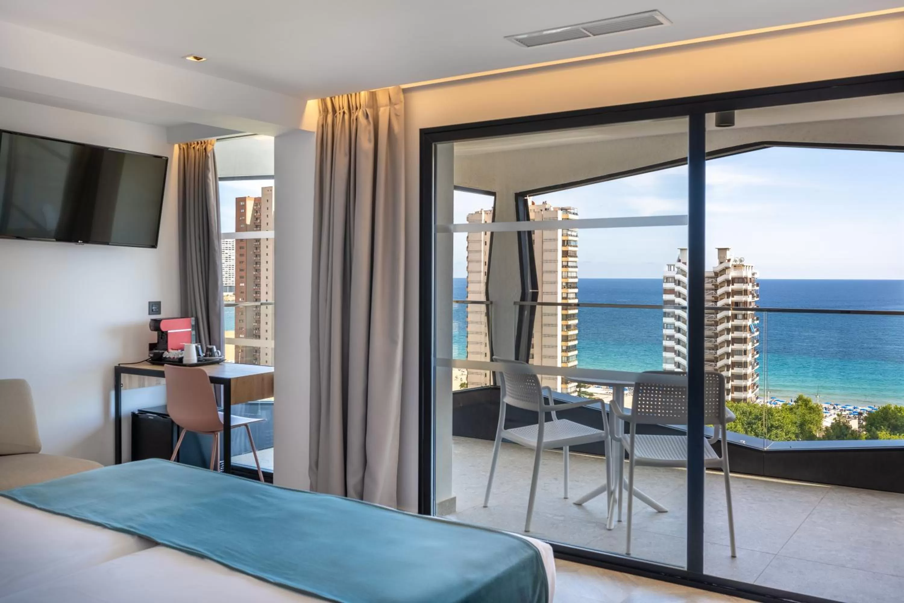 Photo of the whole room, Bed in Climia Belroy 4 Sup