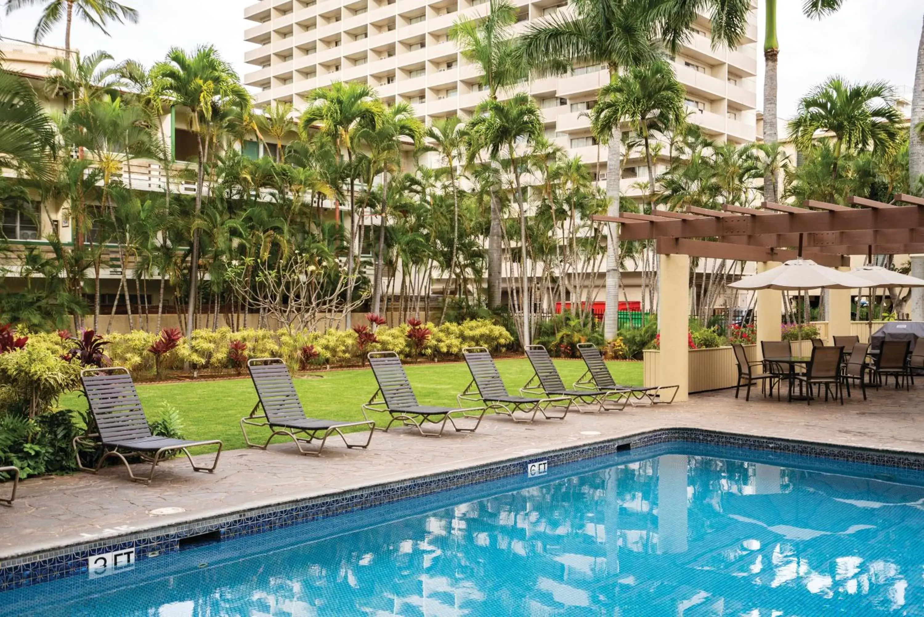 Swimming pool in Wyndham Vacation Resorts Royal Garden at Waikiki