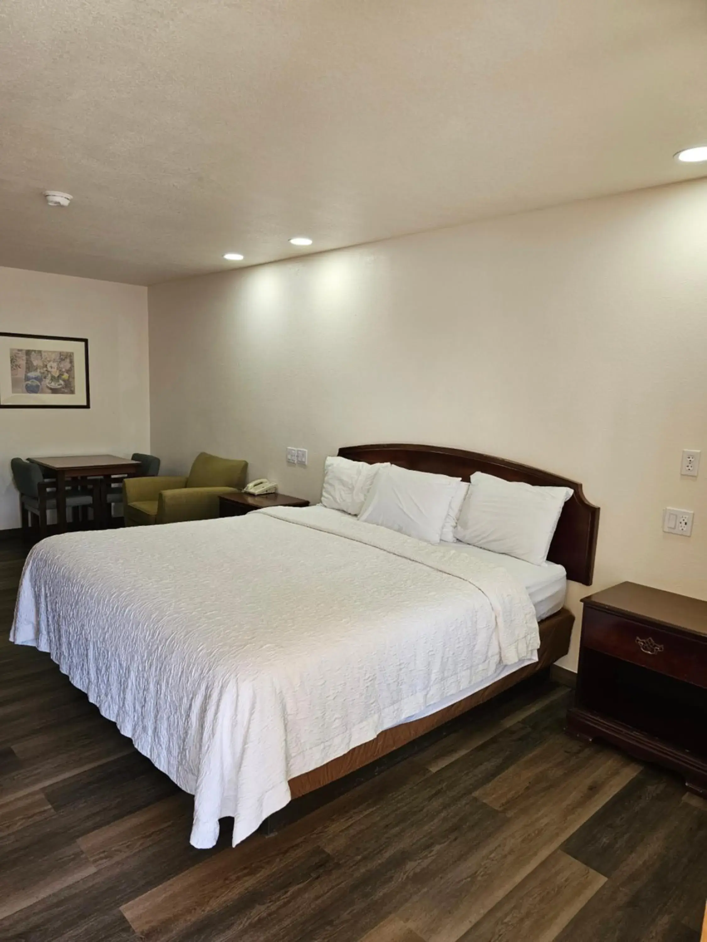 Bedroom, Bed in Rodeway Inn Tucumcari