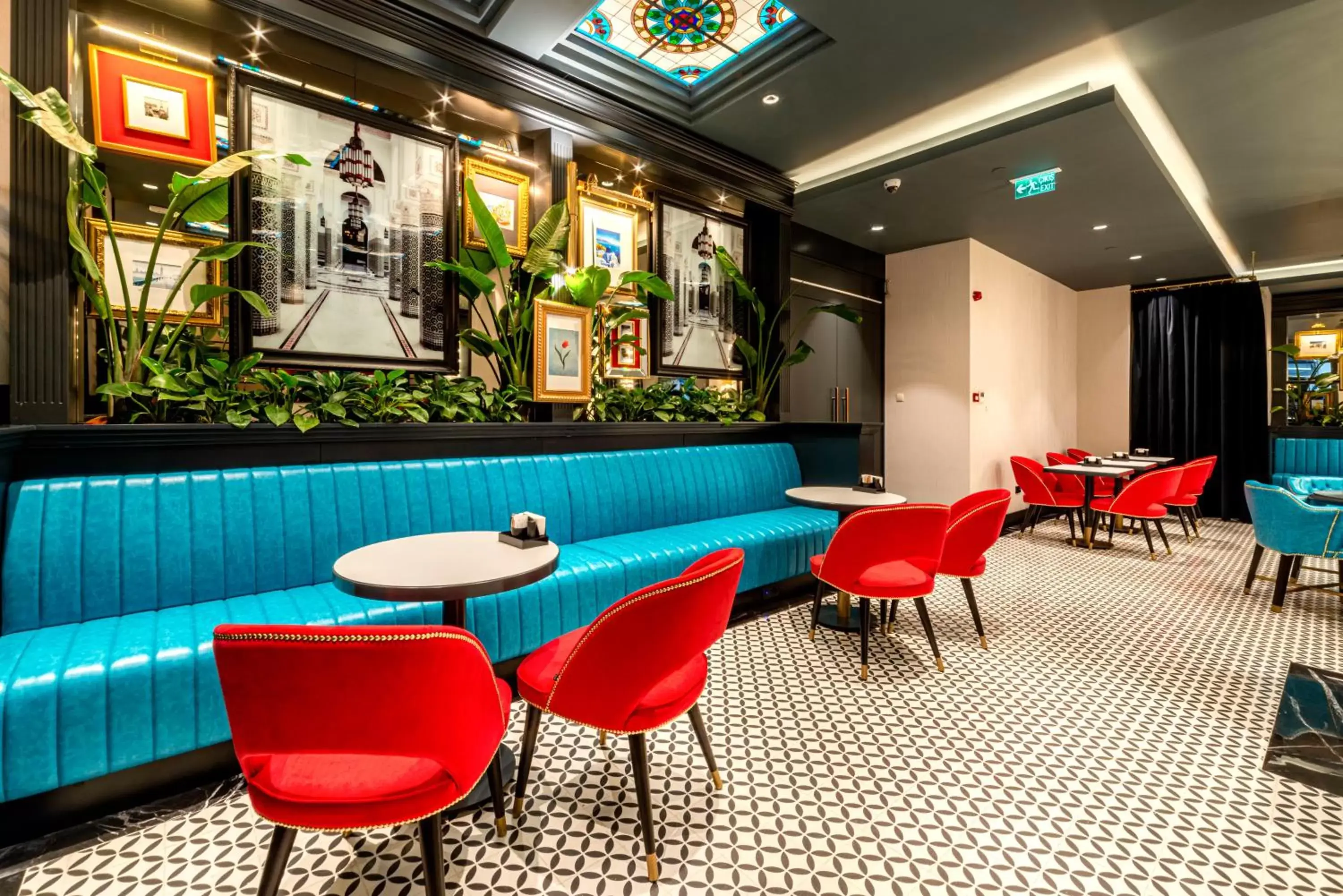 Lounge or bar, Lounge/Bar in TRYP By Wyndham Istanbul Sisli Hotel