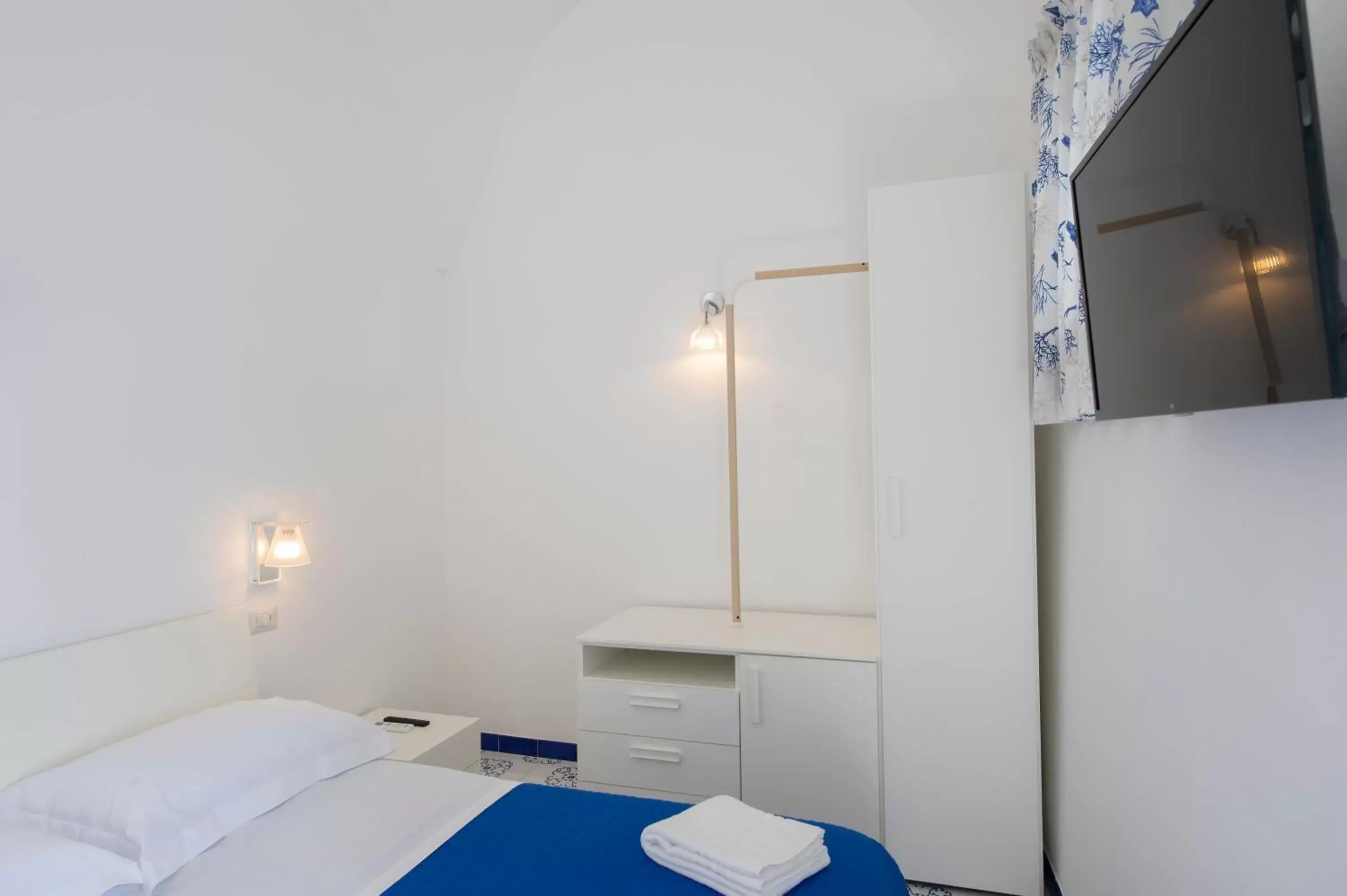 Bedroom, Bed in Villa Foglia Amalfi