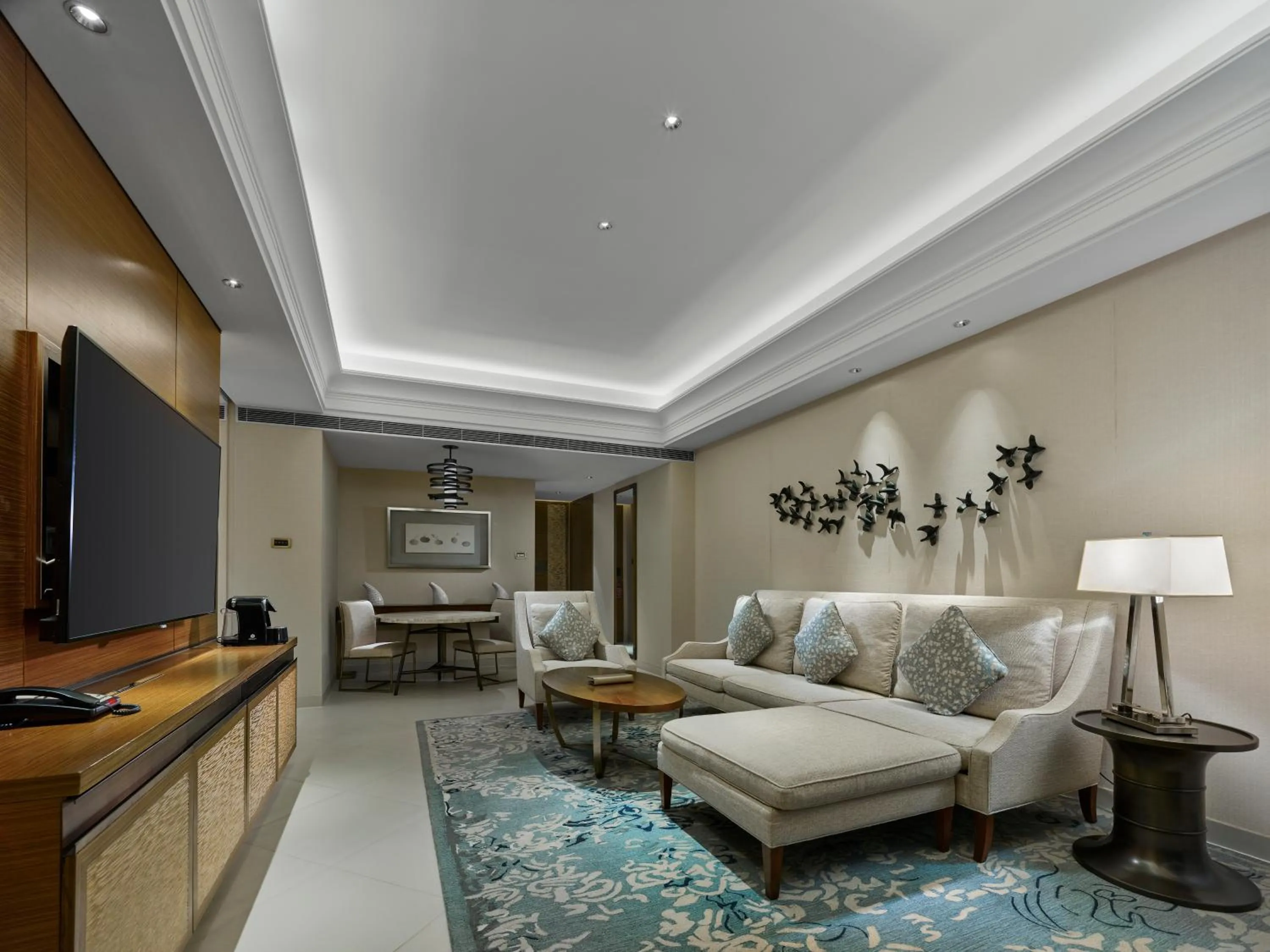 TV and multimedia in Hilton Haikou Meilan