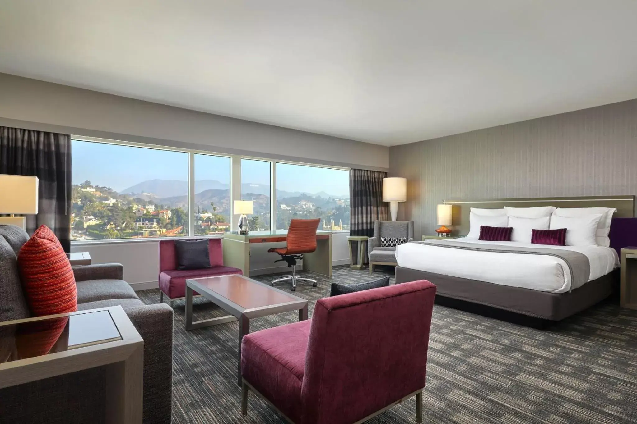 Bedroom in Loews Hollywood Hotel