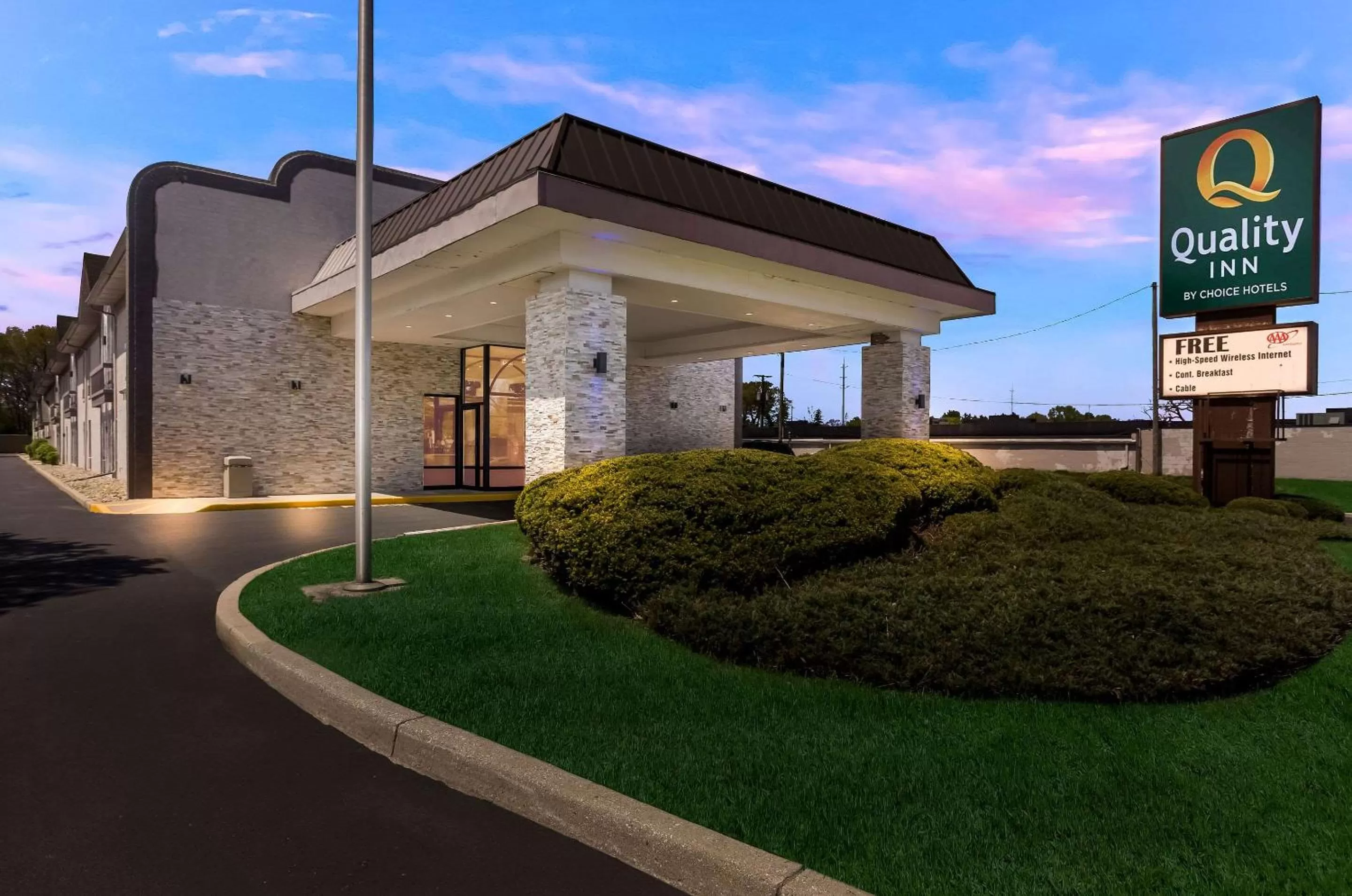 Property building in Quality Inn South Bend near Notre Dame