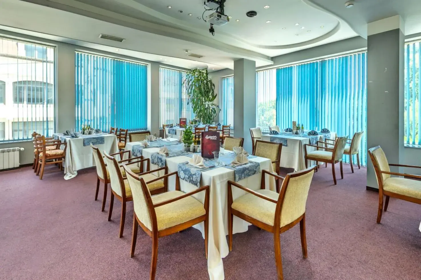 Restaurant/Places to Eat in Vitoshko Lale Hotel