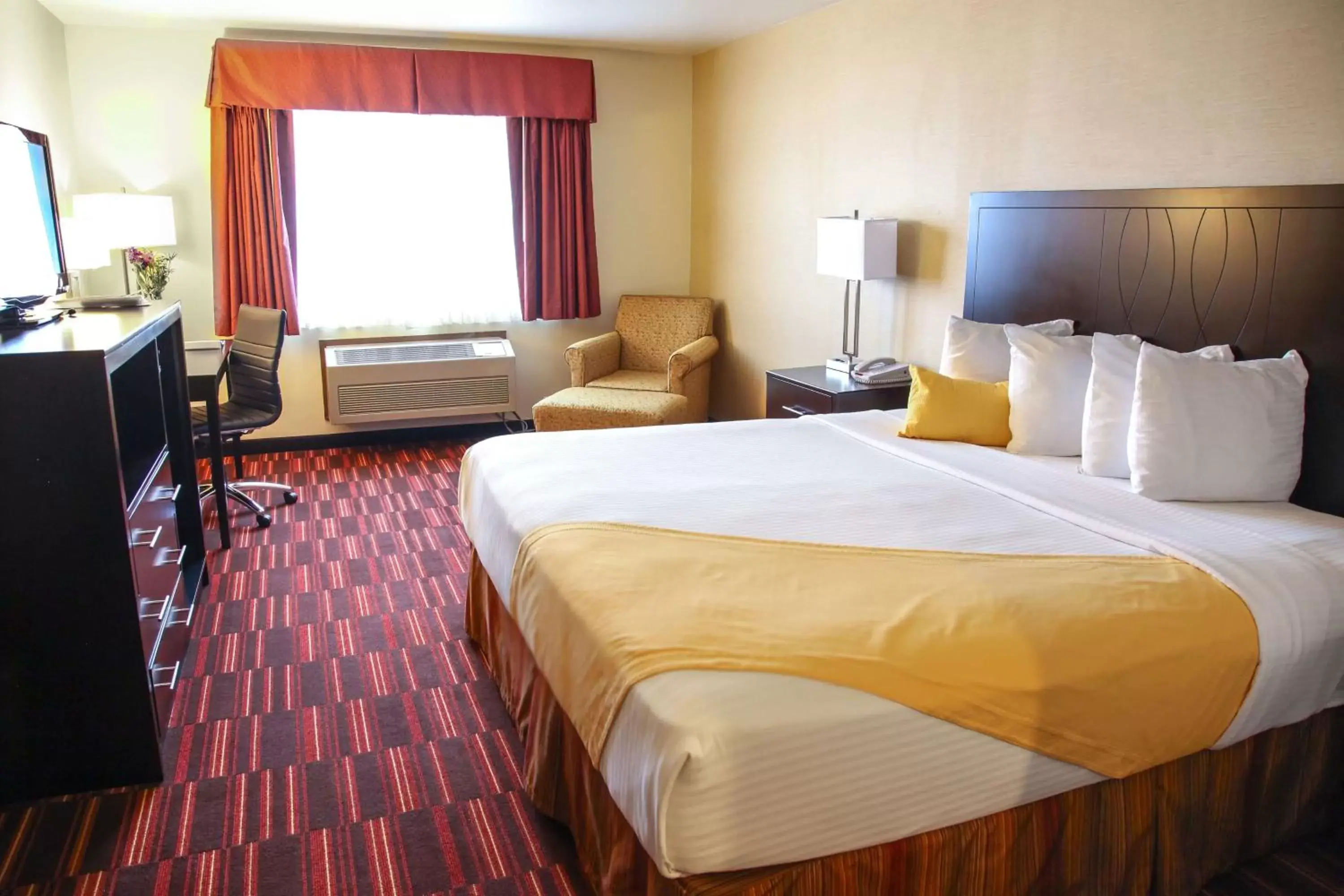 Photo of the whole room, Bed in Best Western Hermiston Inn