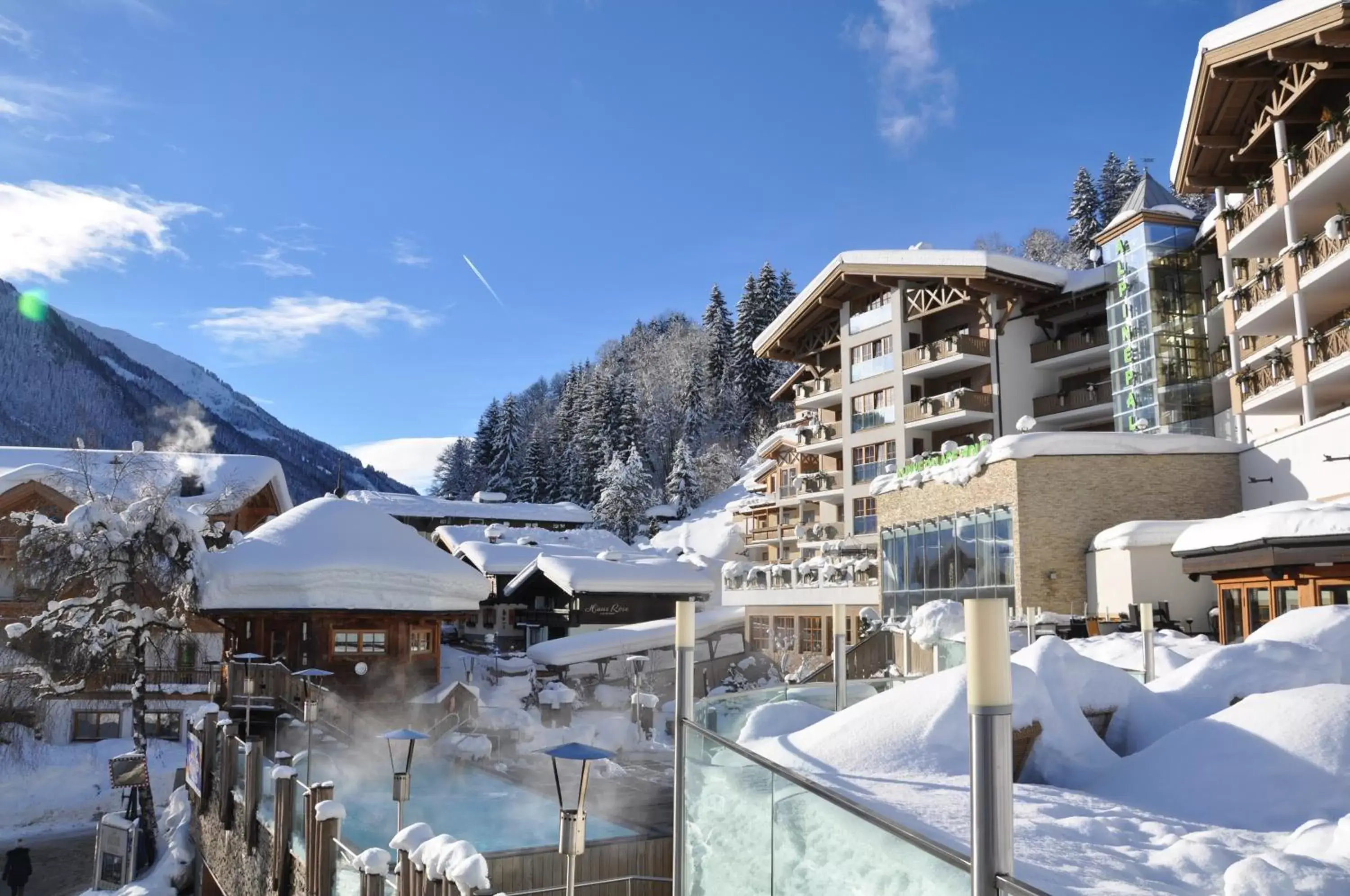 Winter in Hotel Alpine Palace