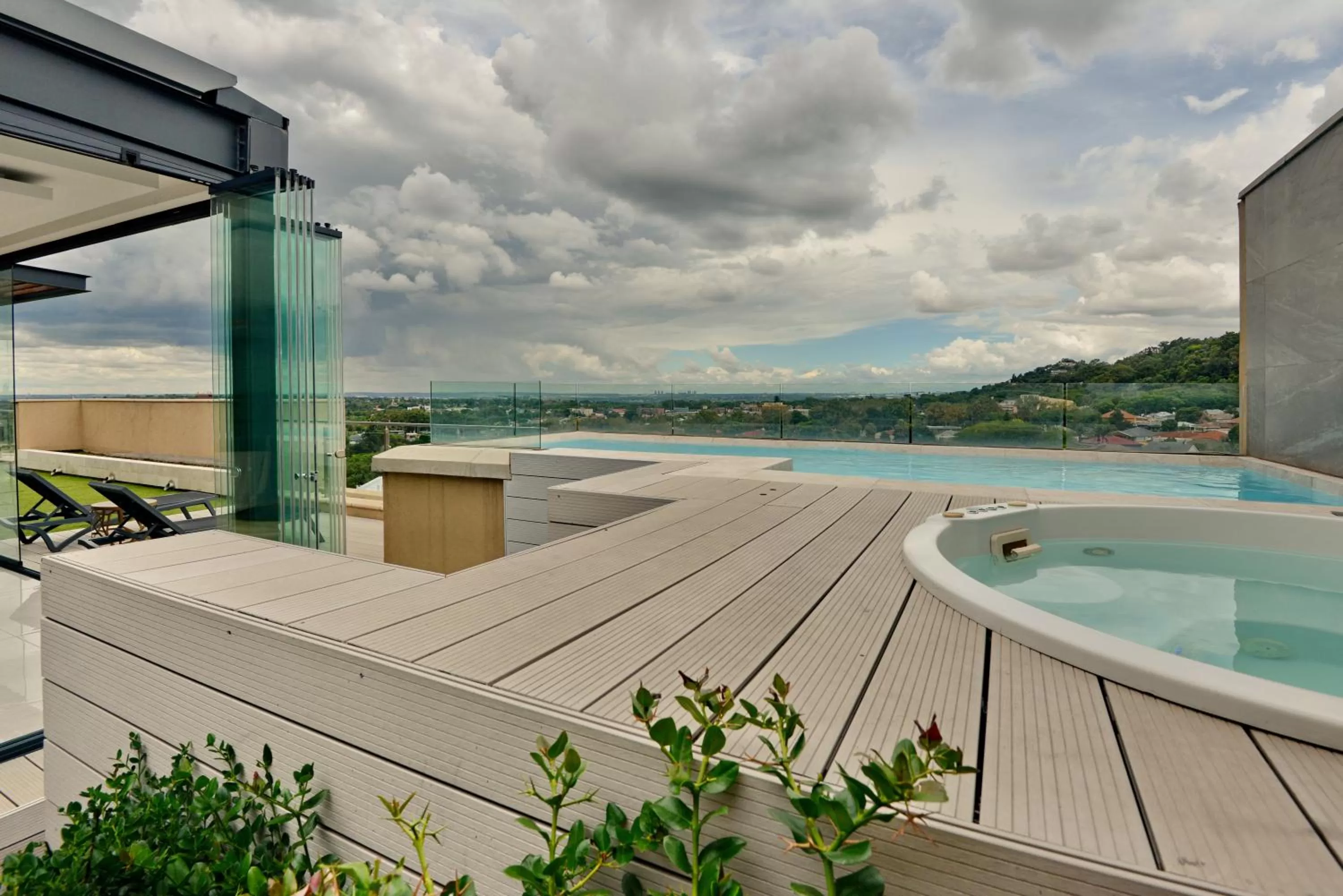 Hot Tub in The Houghton Hotel, Spa, Wellness & Golf