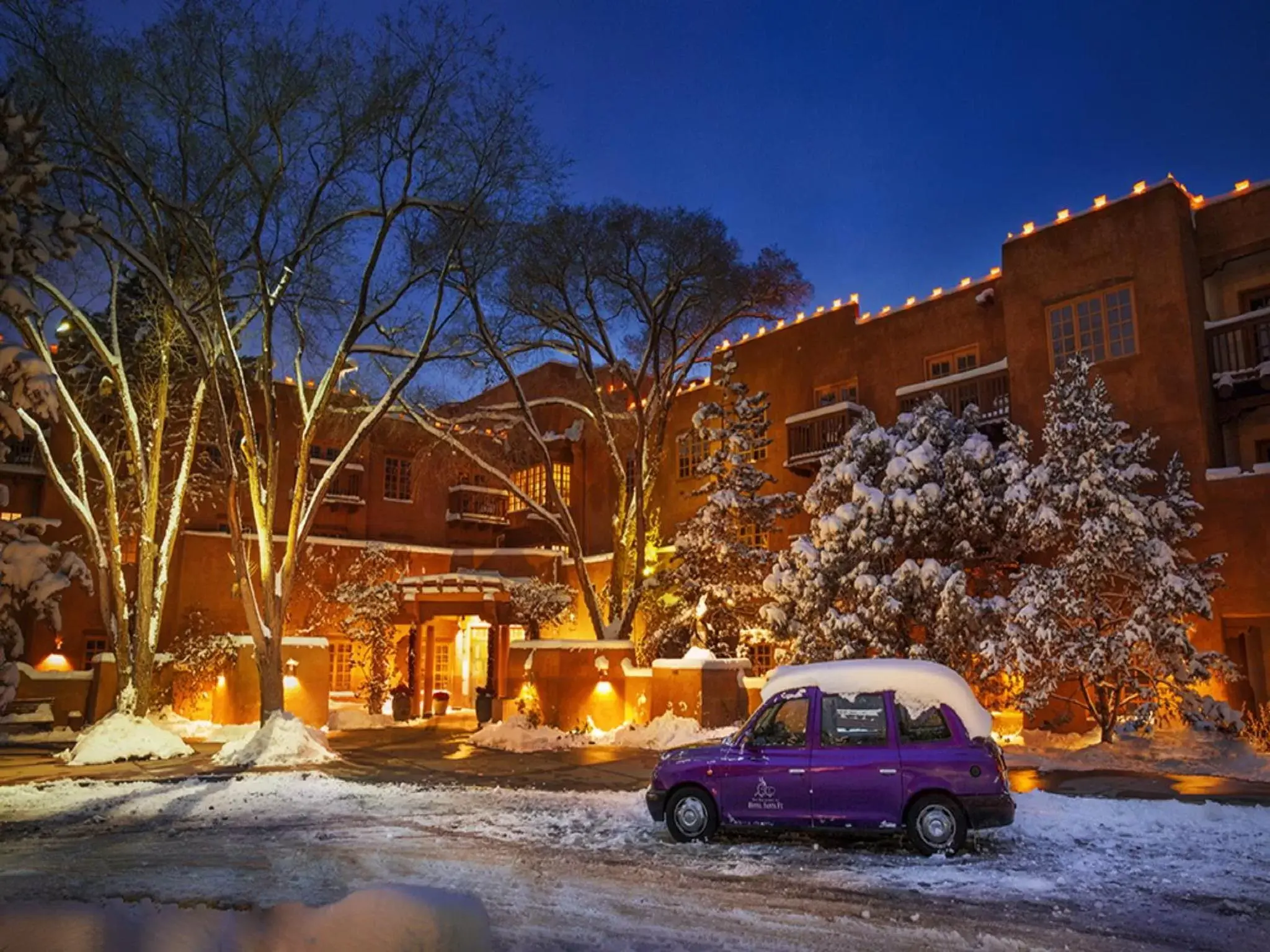 Facade/entrance, Winter in Hotel Santa Fe