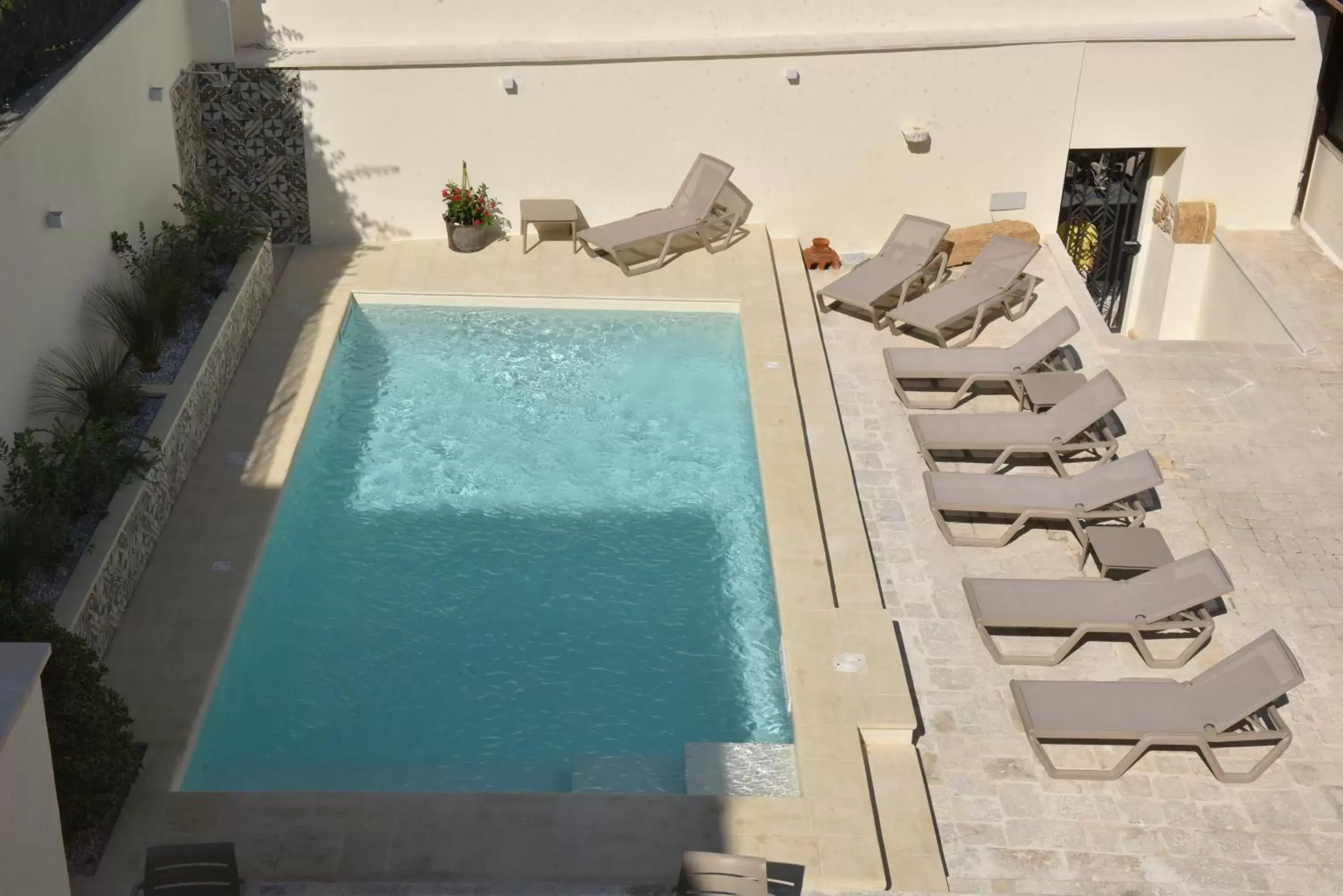 Swimming pool, Pool View in Tobacco Suite