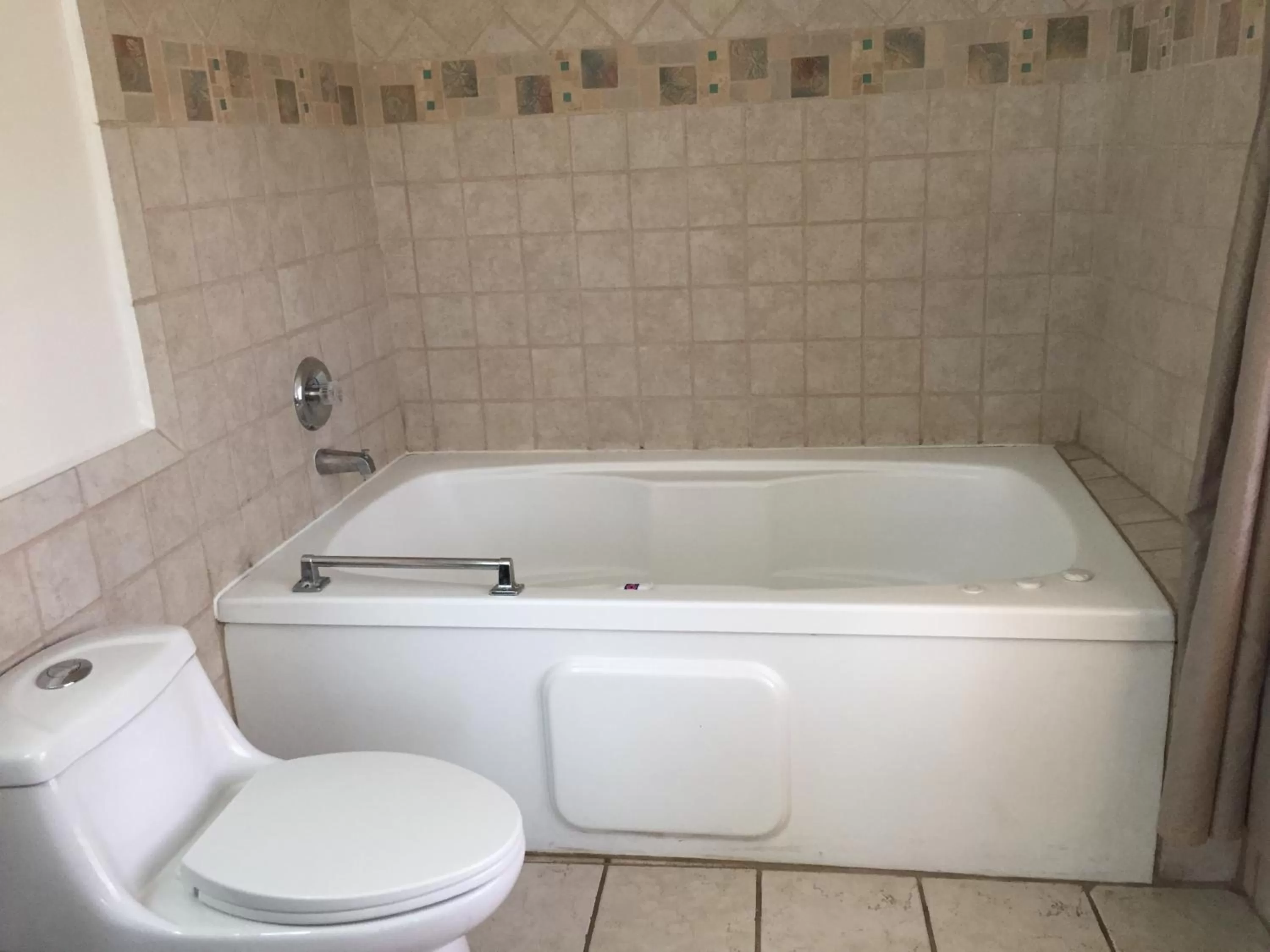 Bathroom in Motel 6 Pismo Beach CA Pacific Ocean