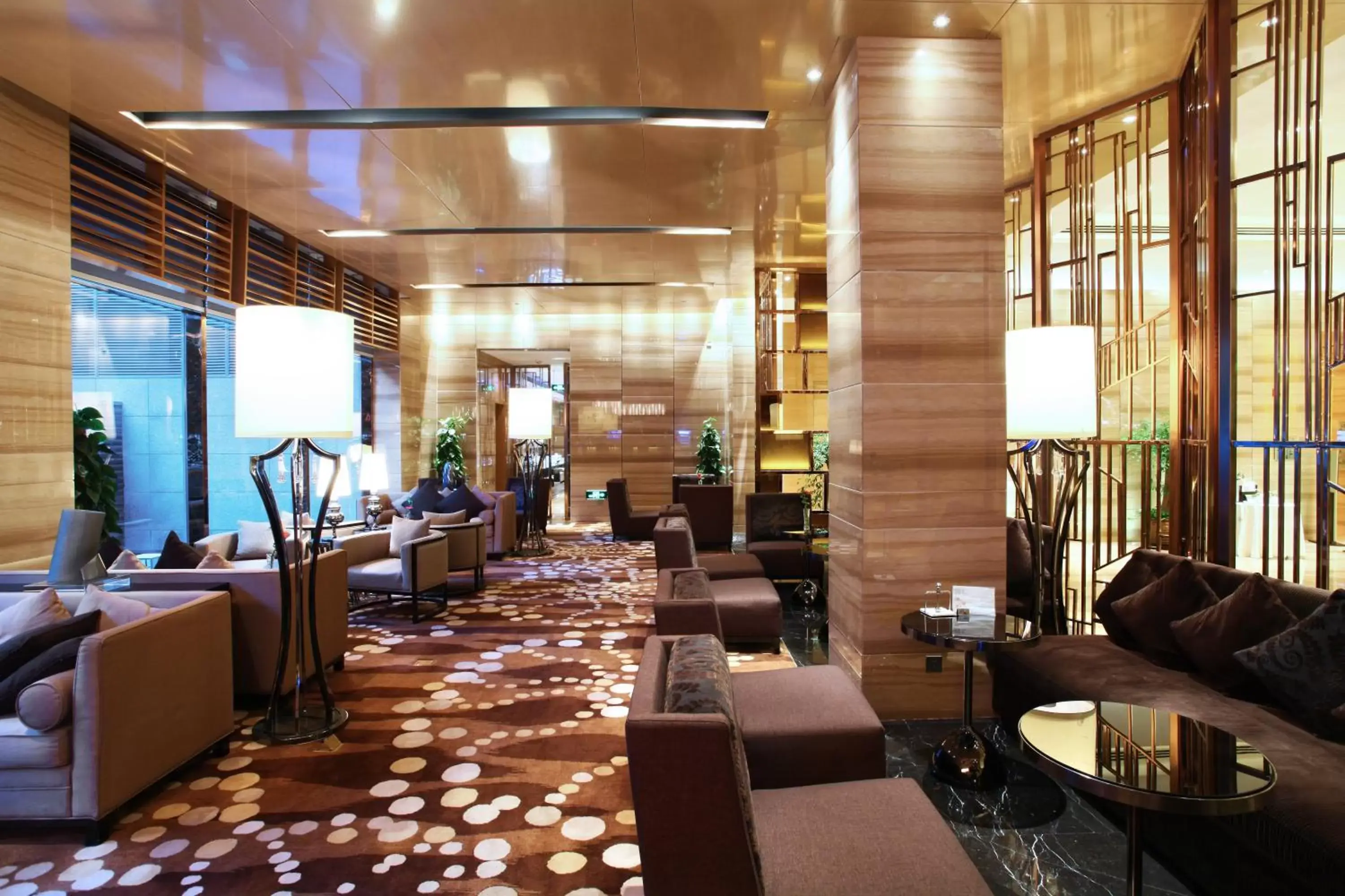 Lounge or bar, Restaurant/Places to Eat in Holiday Inn Chengdu Oriental Plaza, an IHG Hotel