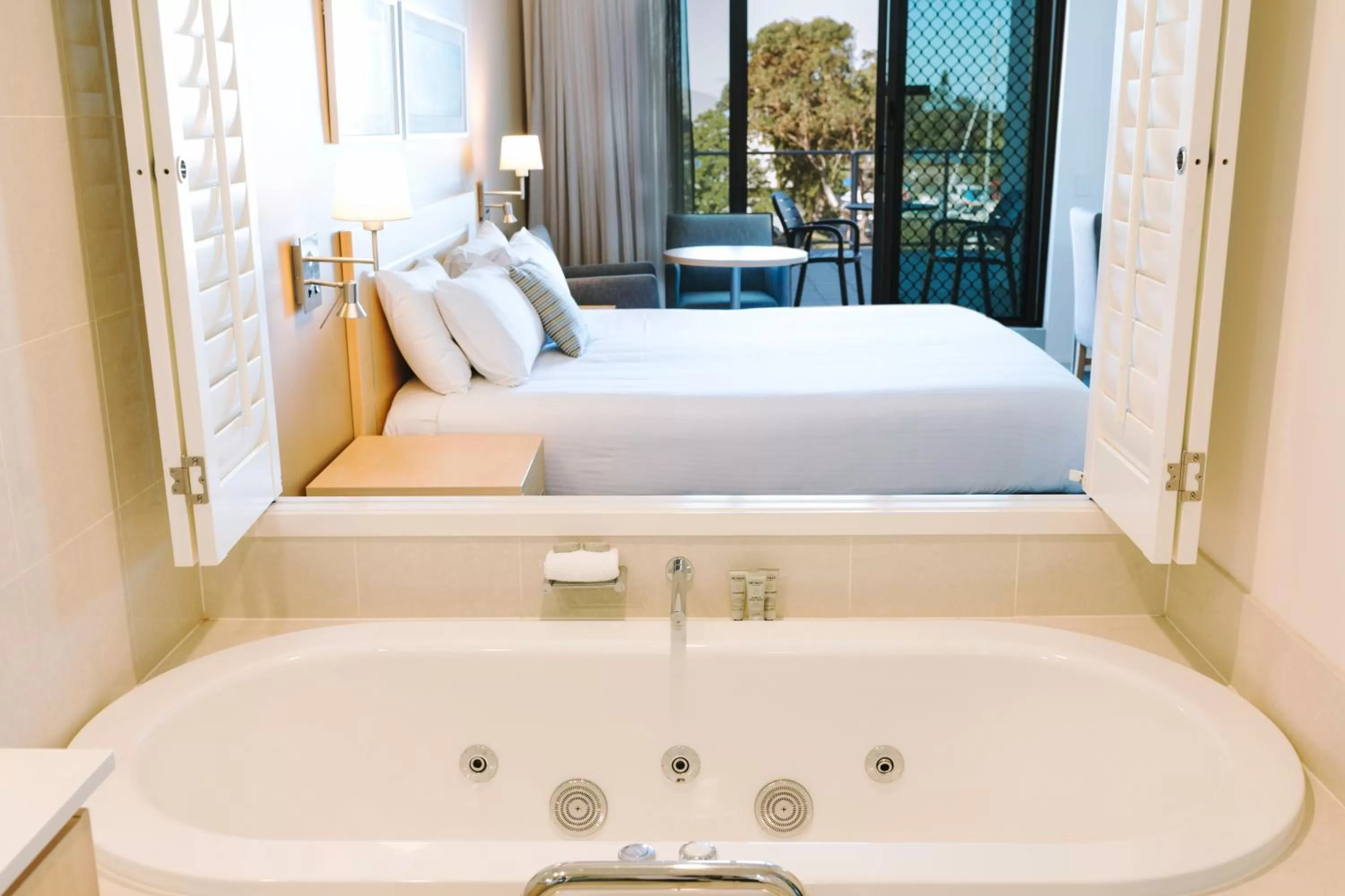 Bed in Ramada Hotel & Suites by Wyndham Ballina Byron
