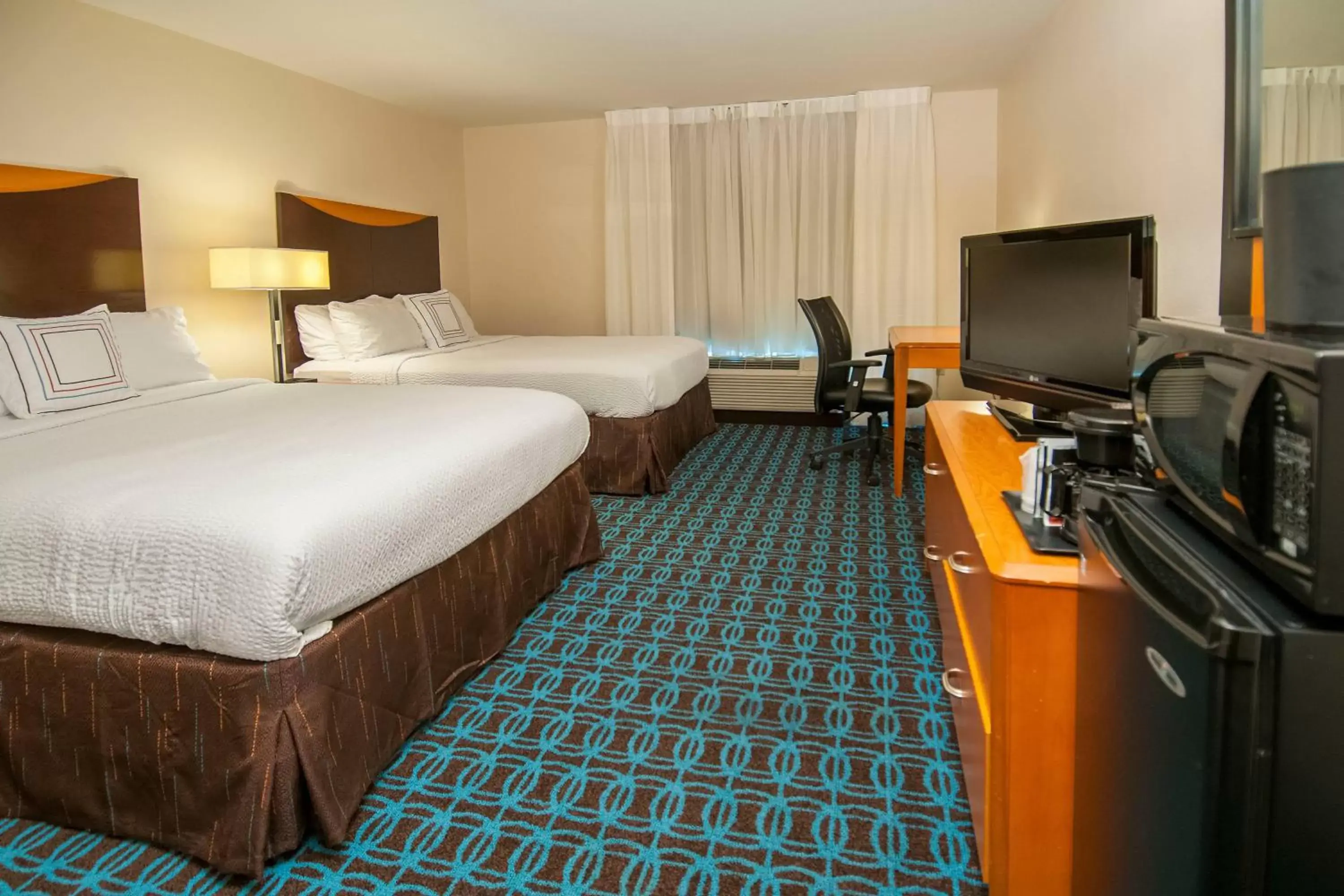 Photo of the whole room, Bed in Fairfield Inn & Suites by Marriott San Antonio North/Stone Oak