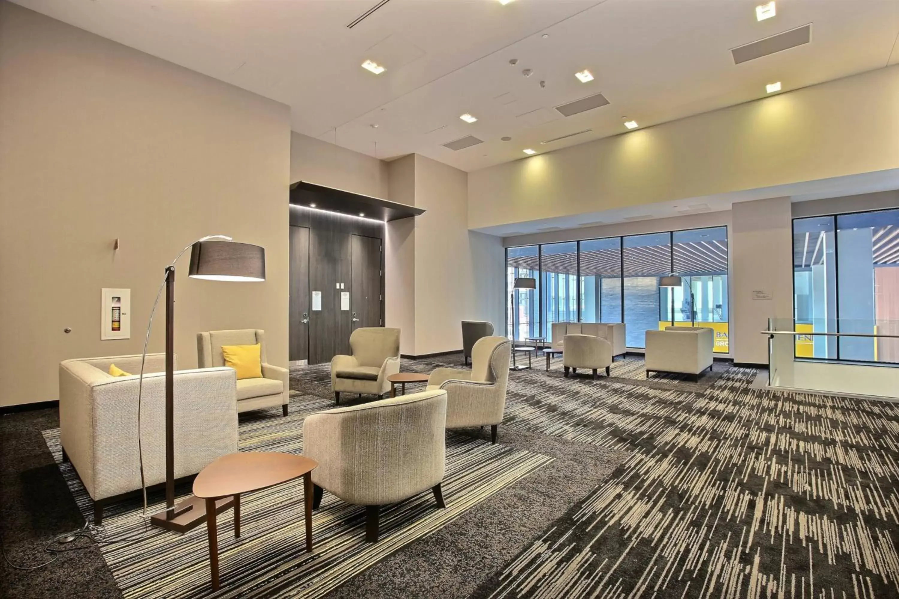Meeting/conference room in Courtyard by Marriott Montreal Brossard