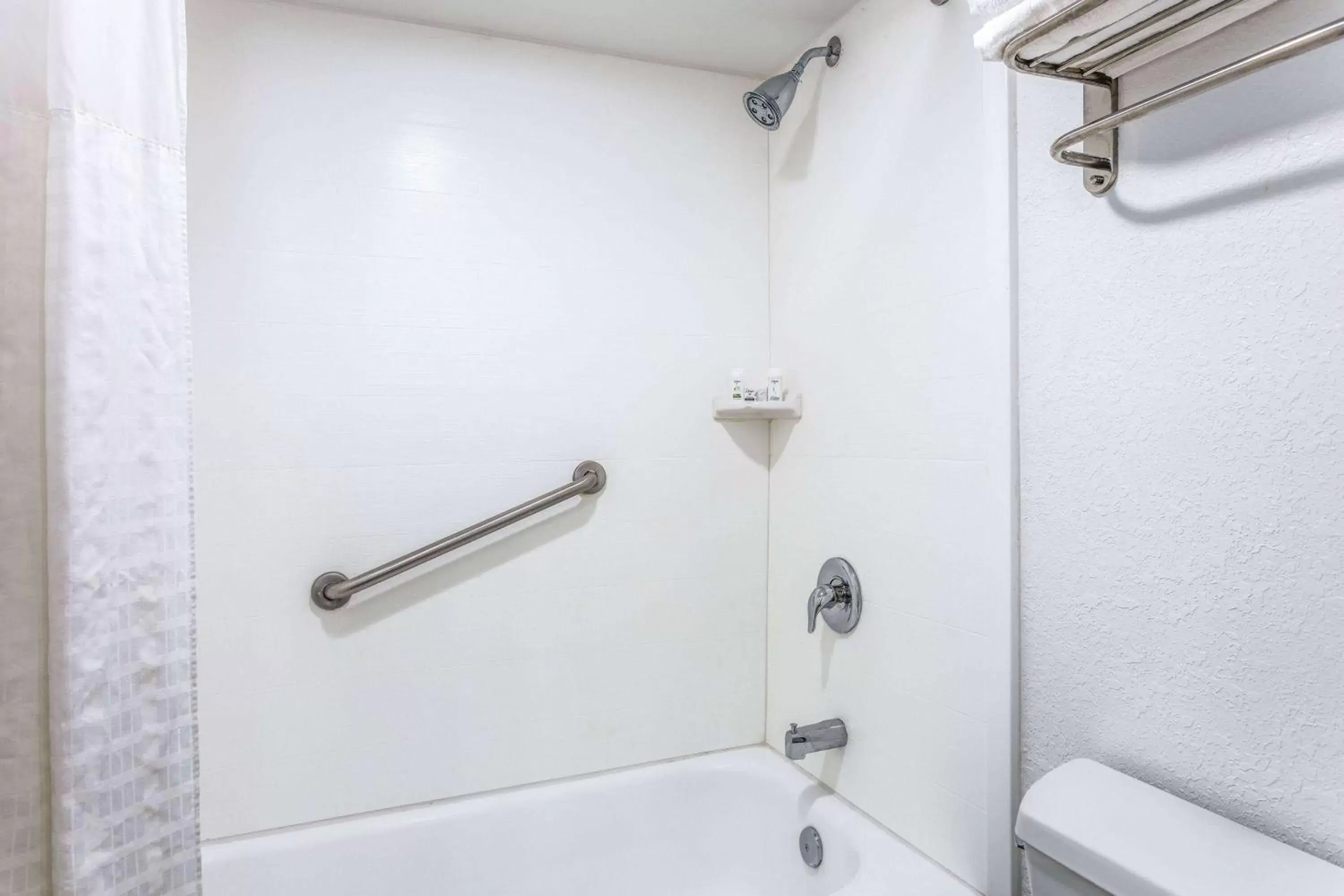 TV and multimedia, Bathroom in Ramada by Wyndham Altamonte Springs Near I-4