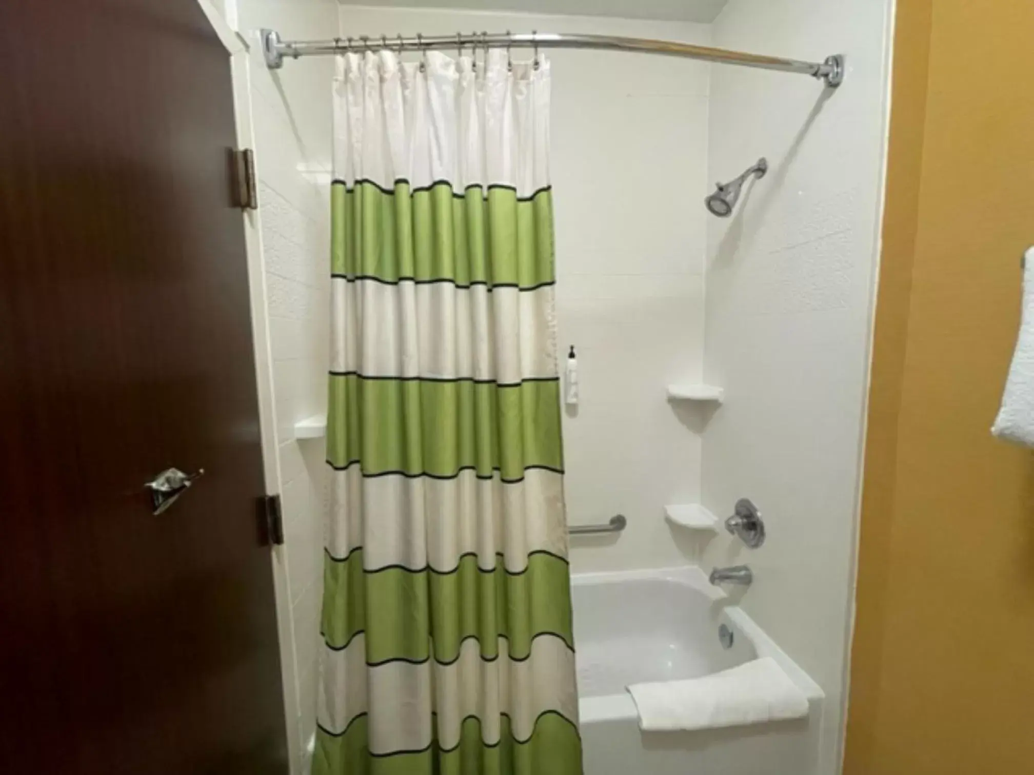 Bath, Bathroom in Fairfield Inn and Suites by Marriott Potomac Mills Woodbridge
