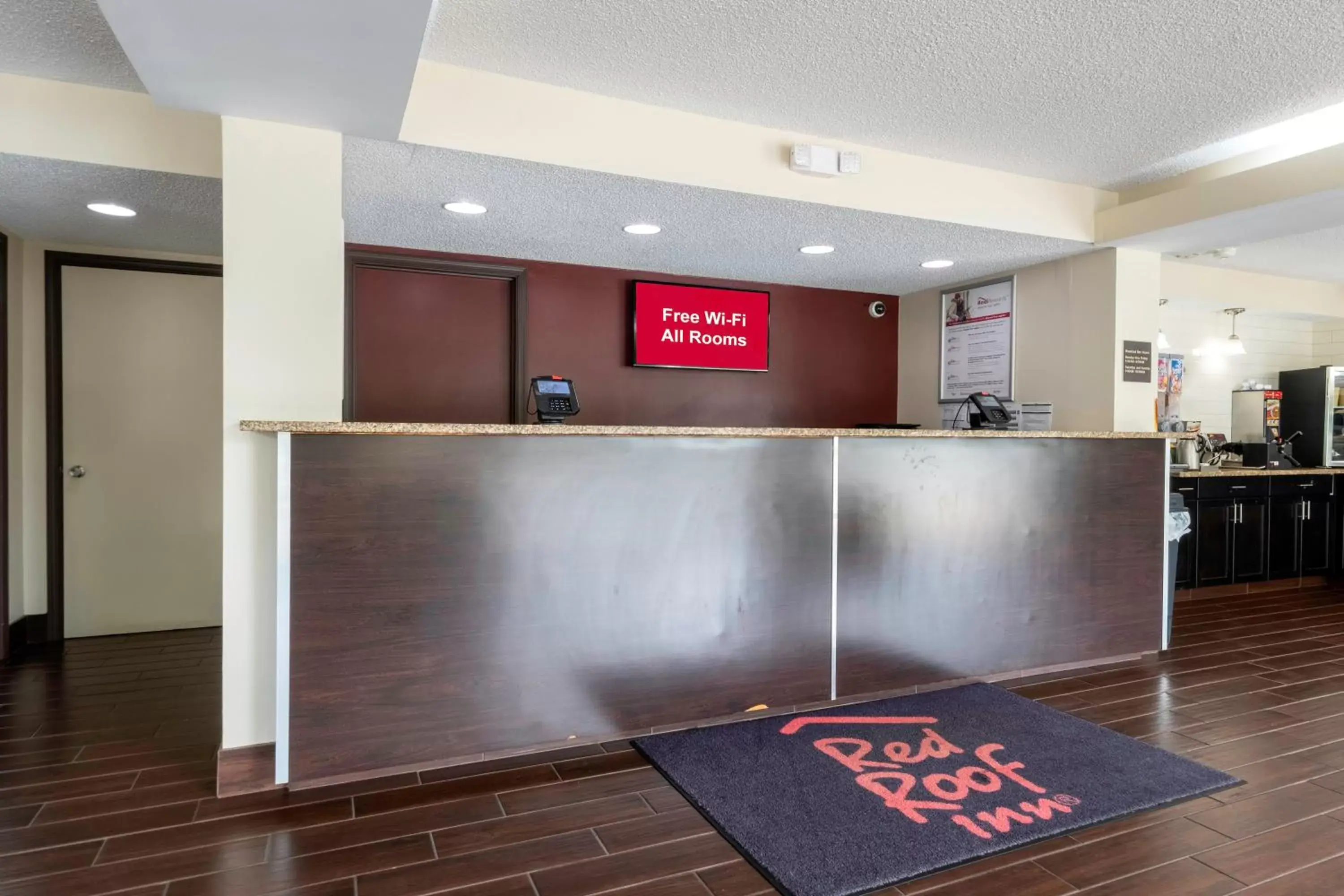 Facade/entrance, Lobby/Reception in Red Roof Inn Charlottesville