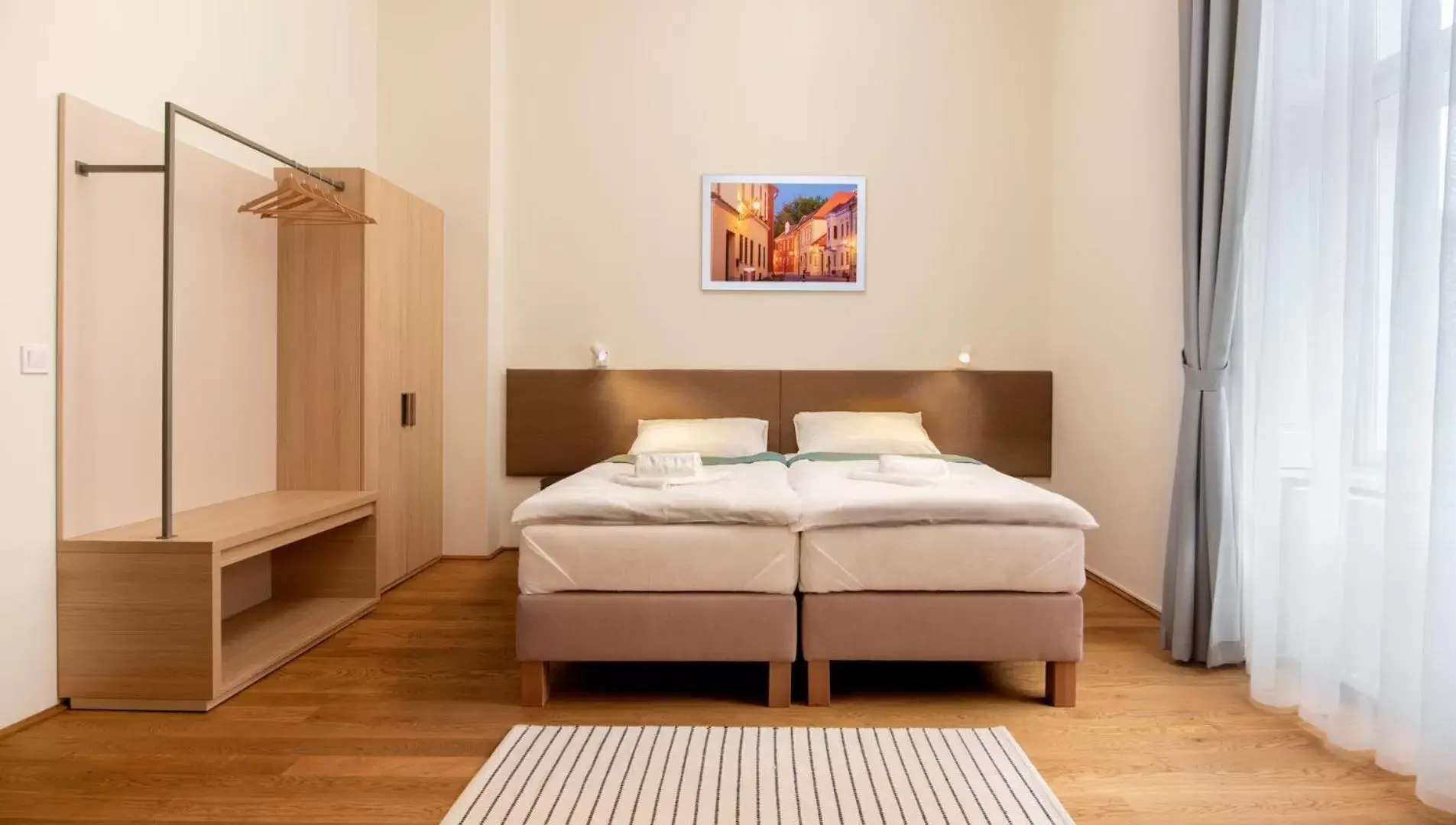 Double or Twin Room in Domus Peregrini Apartmanok Double or Twin Room in Domus Peregrini Apartmanok