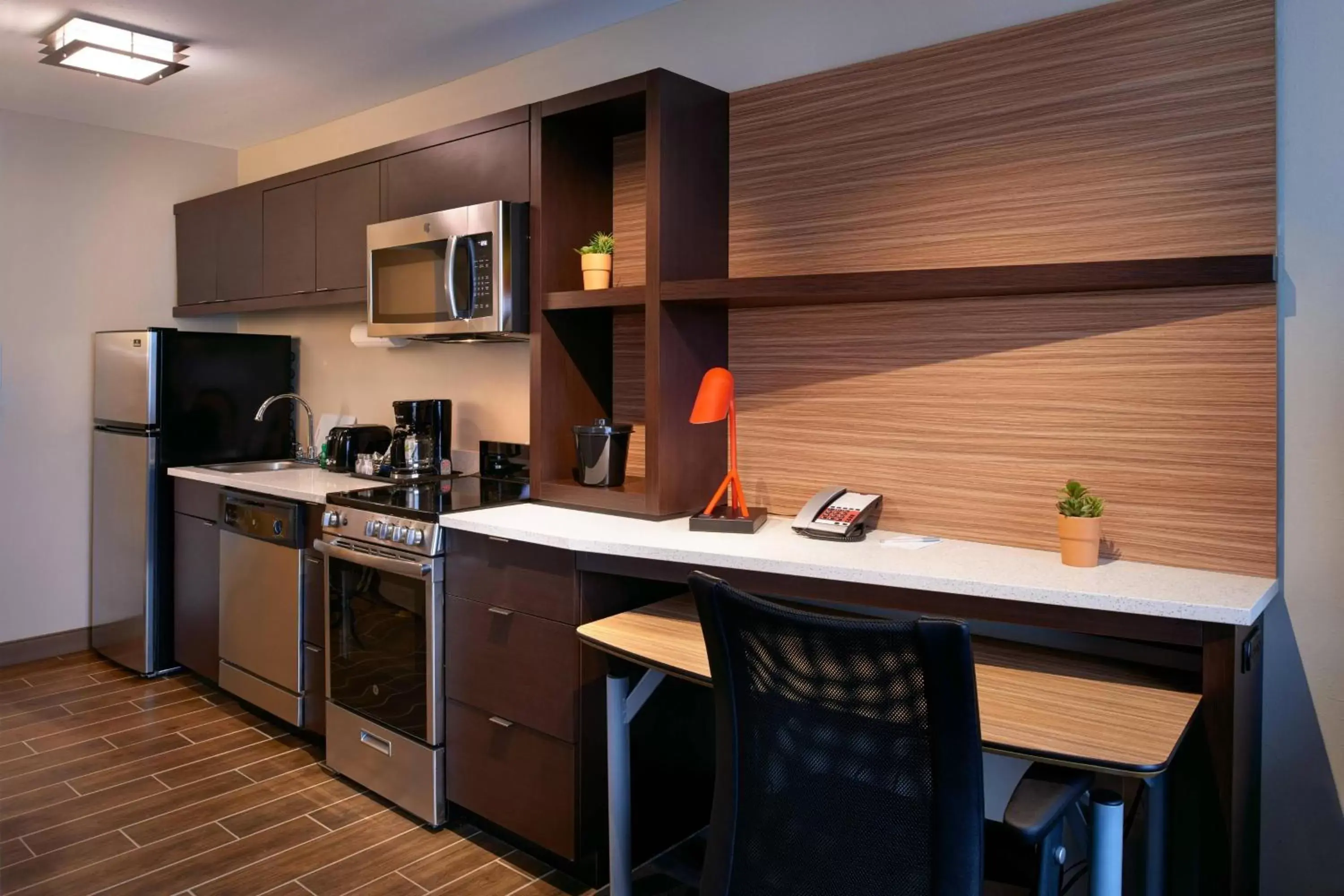 Kitchen or kitchenette, Kitchen/Kitchenette in TownePlace Suites by Marriott Jackson