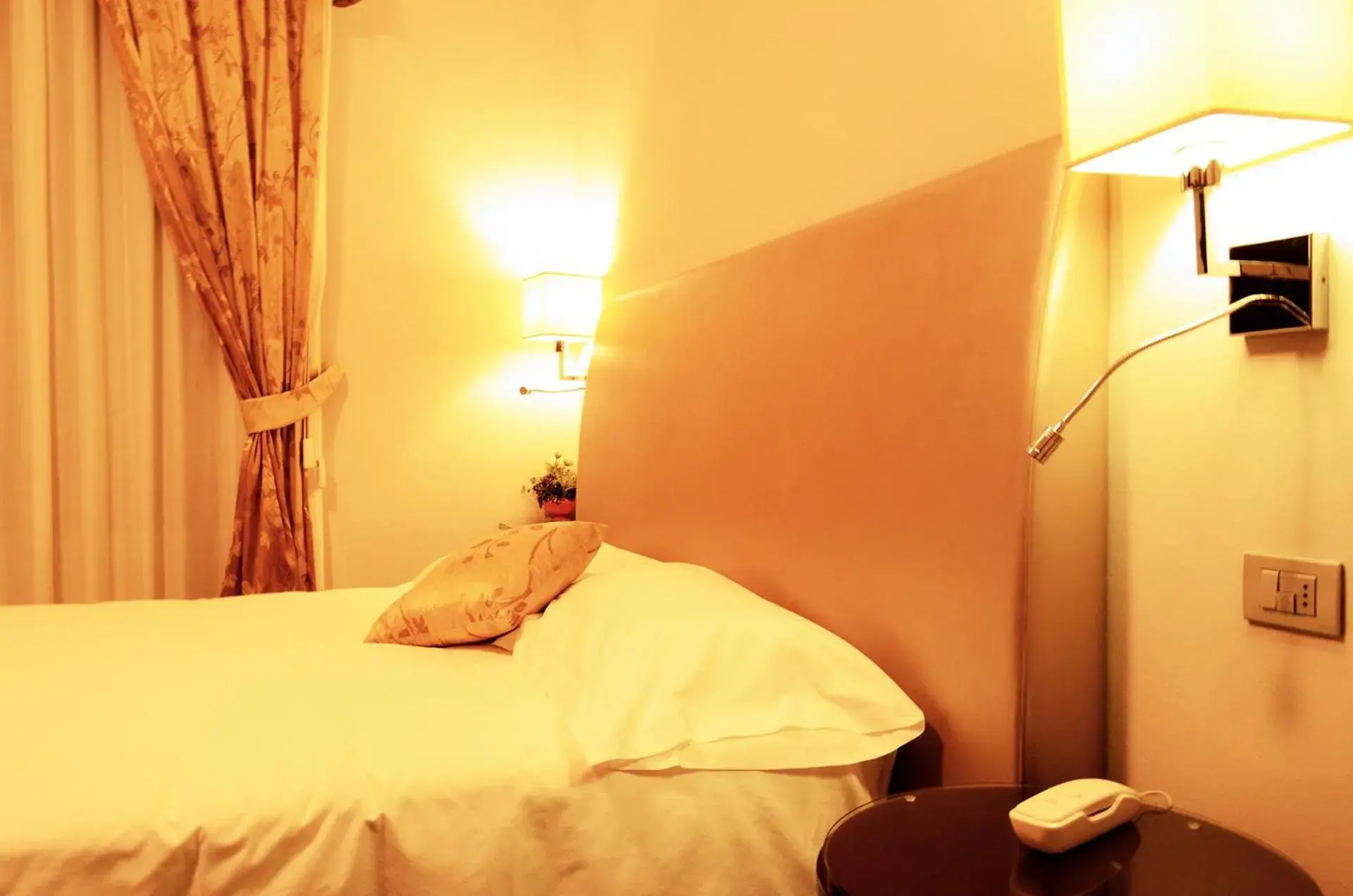 Bedroom, Bed in Sangallo Hotel
