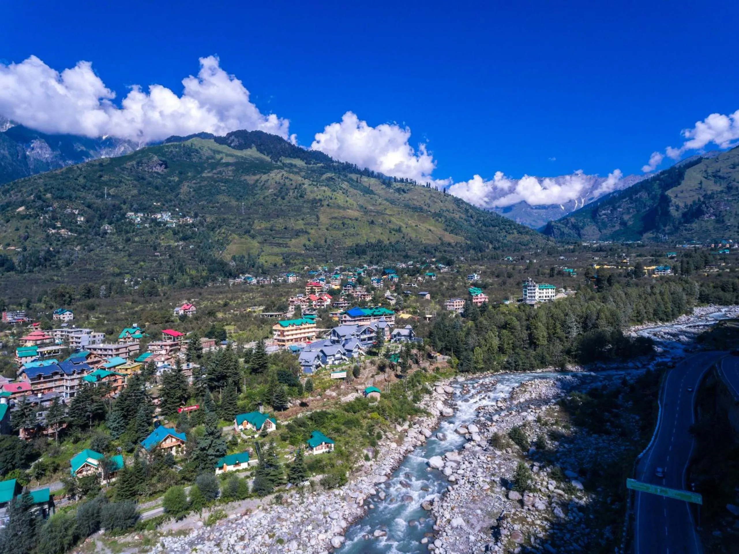 Property building in The Highland Park - A Truly River side Resort