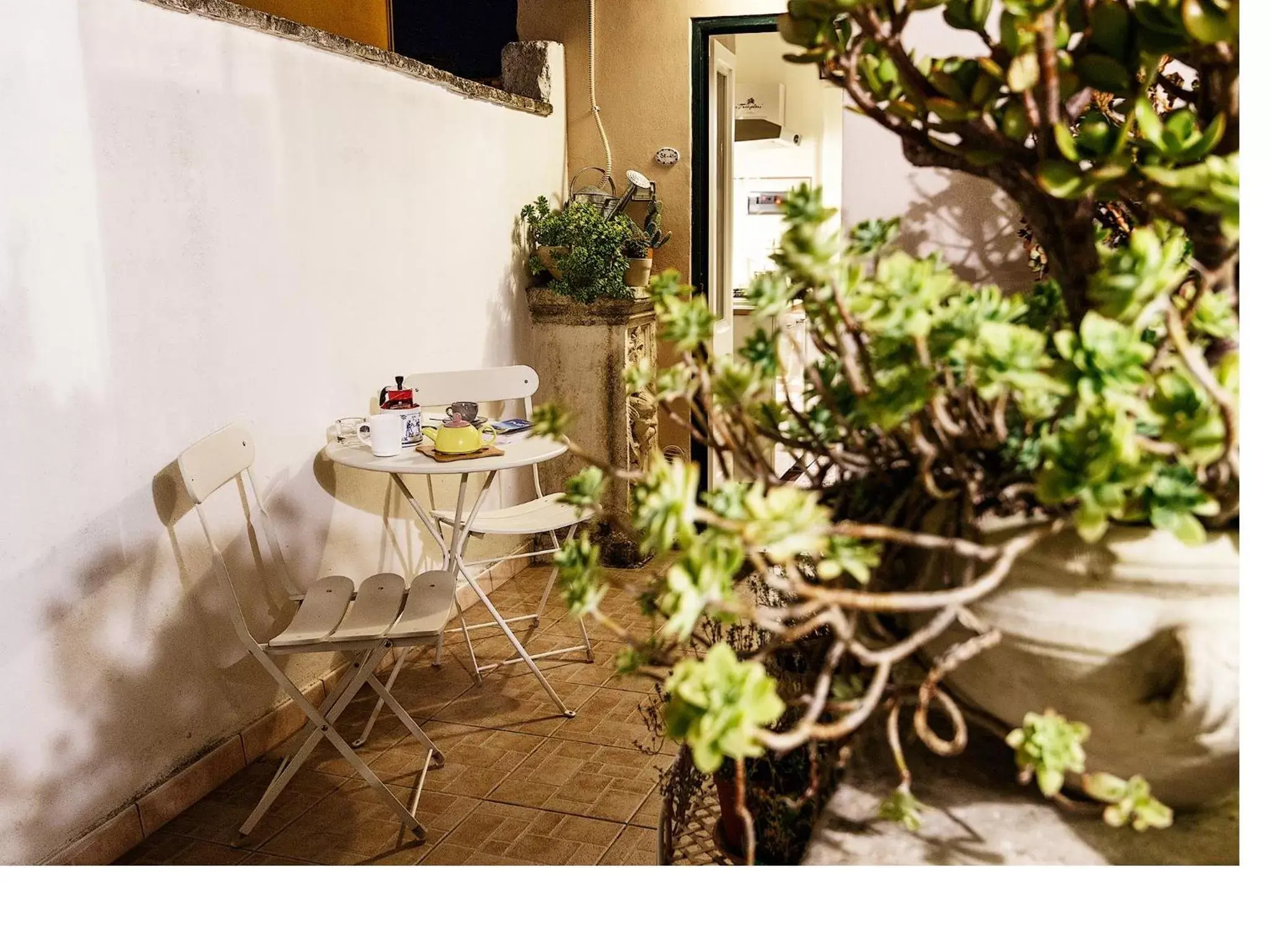 Balcony/Terrace, Restaurant/Places to Eat in I Templari B&B self-contained