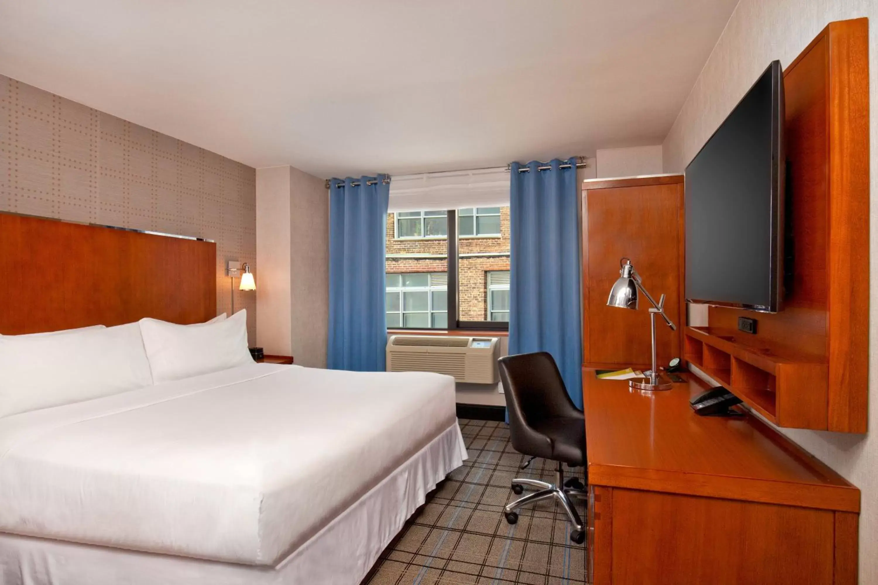 Photo of the whole room in Four Points by Sheraton Midtown - Times Square