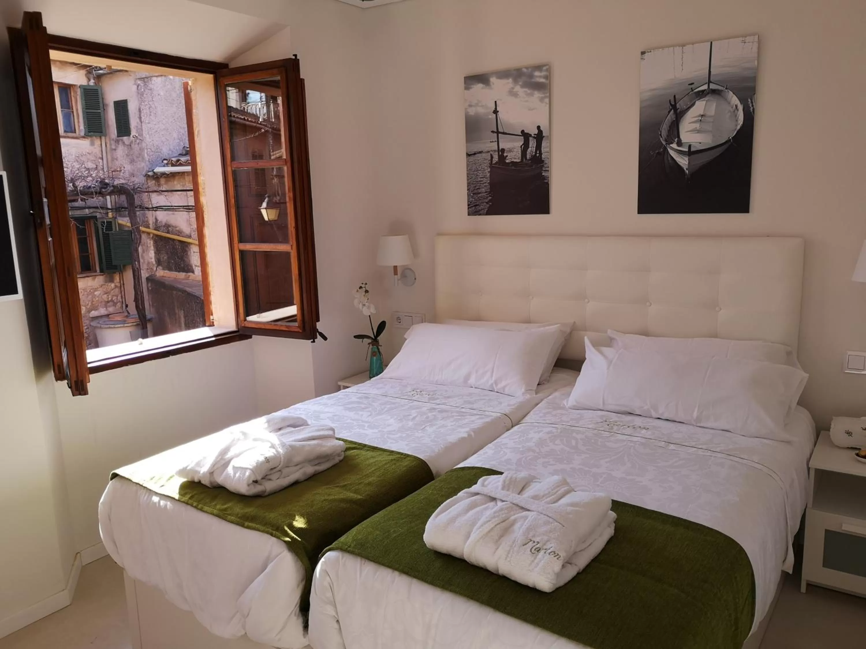 Standard Twin Room in Marton Turisme de Interior