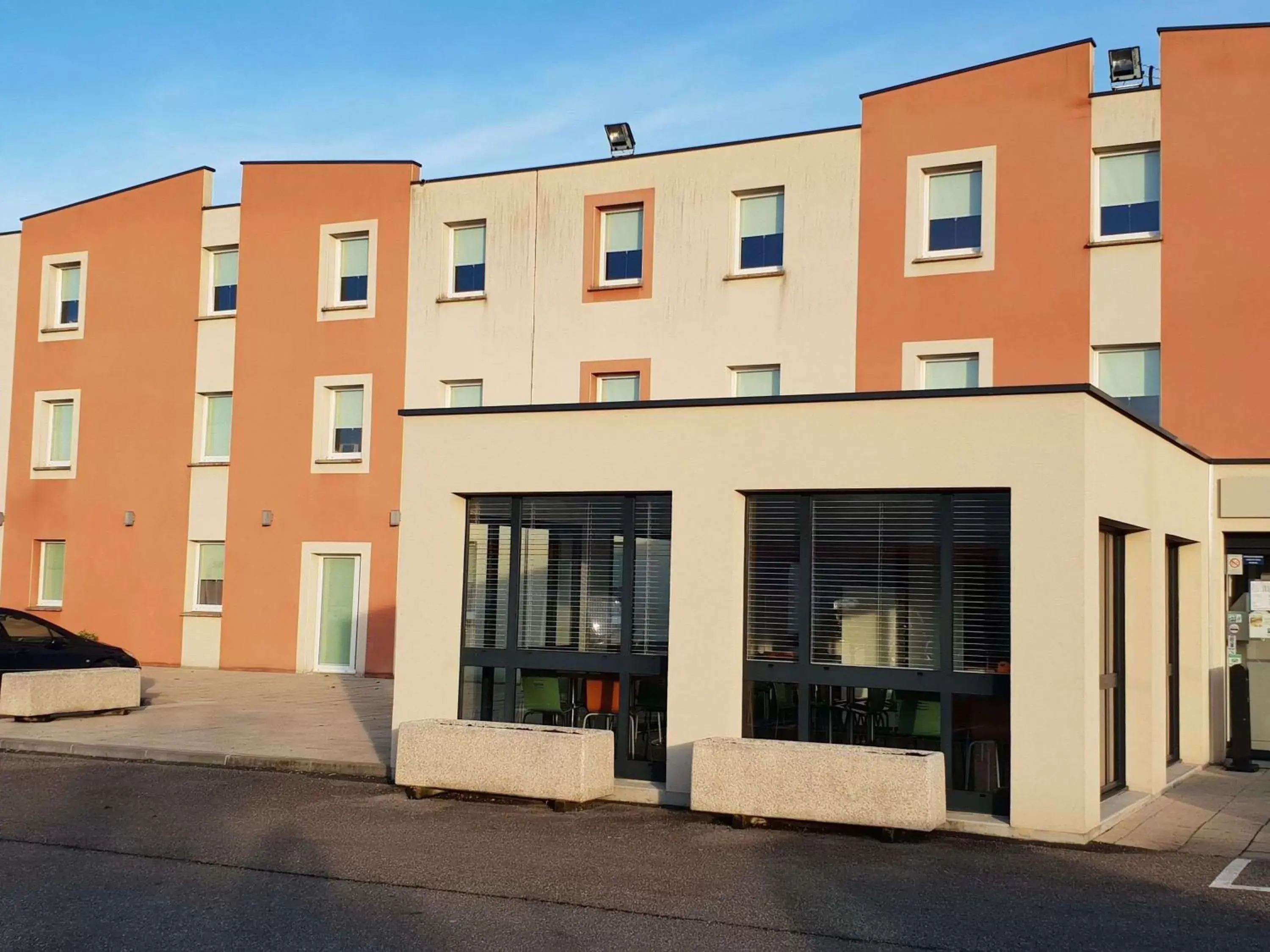 Property Building in Ibis budget Verdun