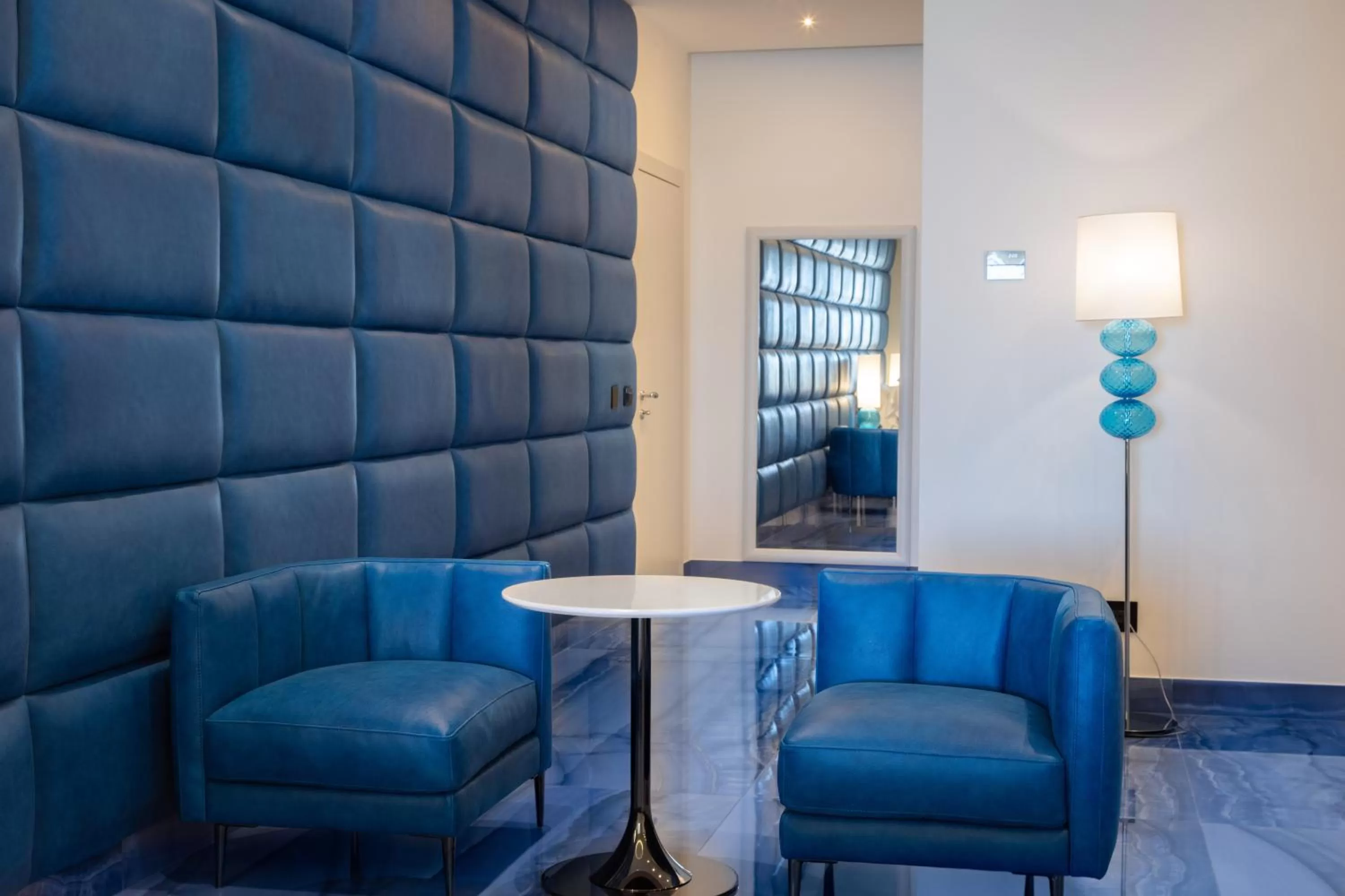 Living room in Grotta Palazzese Beach Hotel