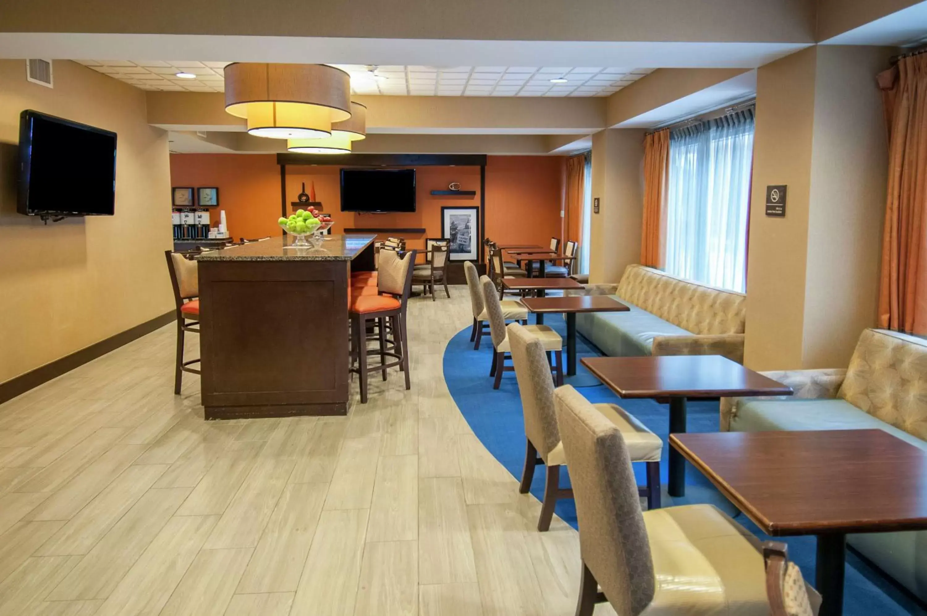Lobby or reception, Restaurant/Places to Eat in Hampton Inn Metairie