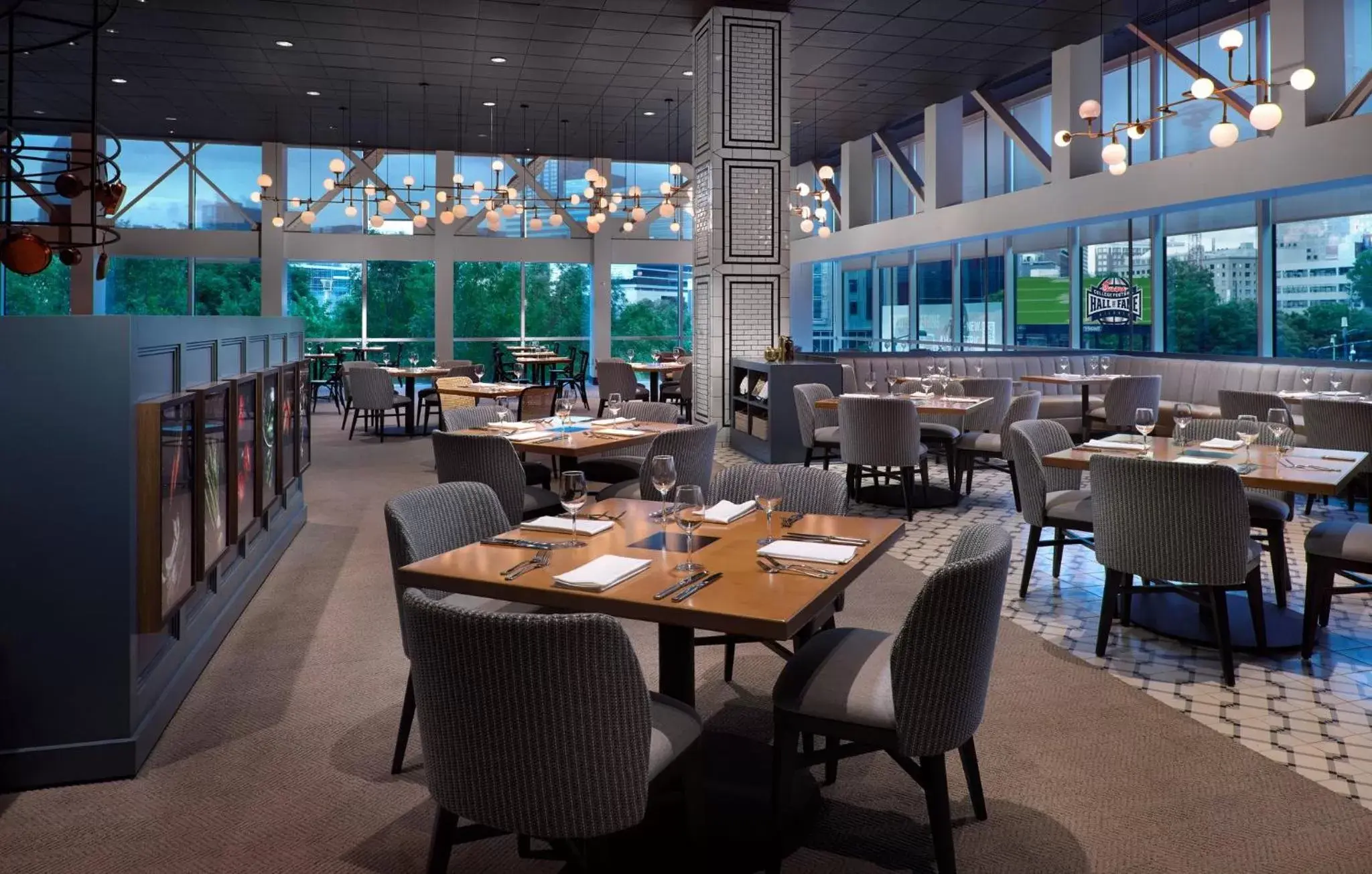 Buffet breakfast, Restaurant/Places to Eat in Omni Atlanta Hotel at CNN Center