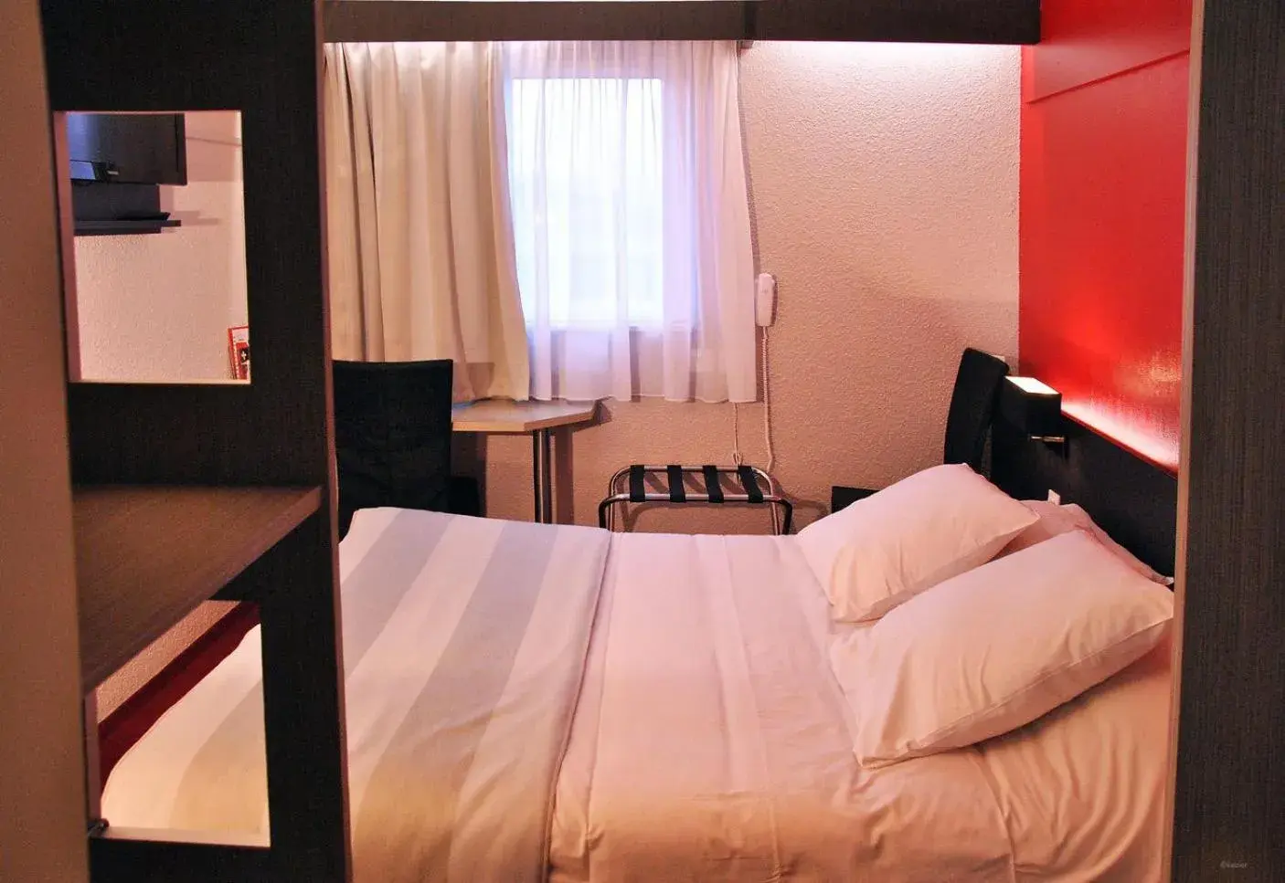 Photo of the whole room, Bed in The Originals City, Hotel Eden, Rouen Nord (Inter-Hotel)