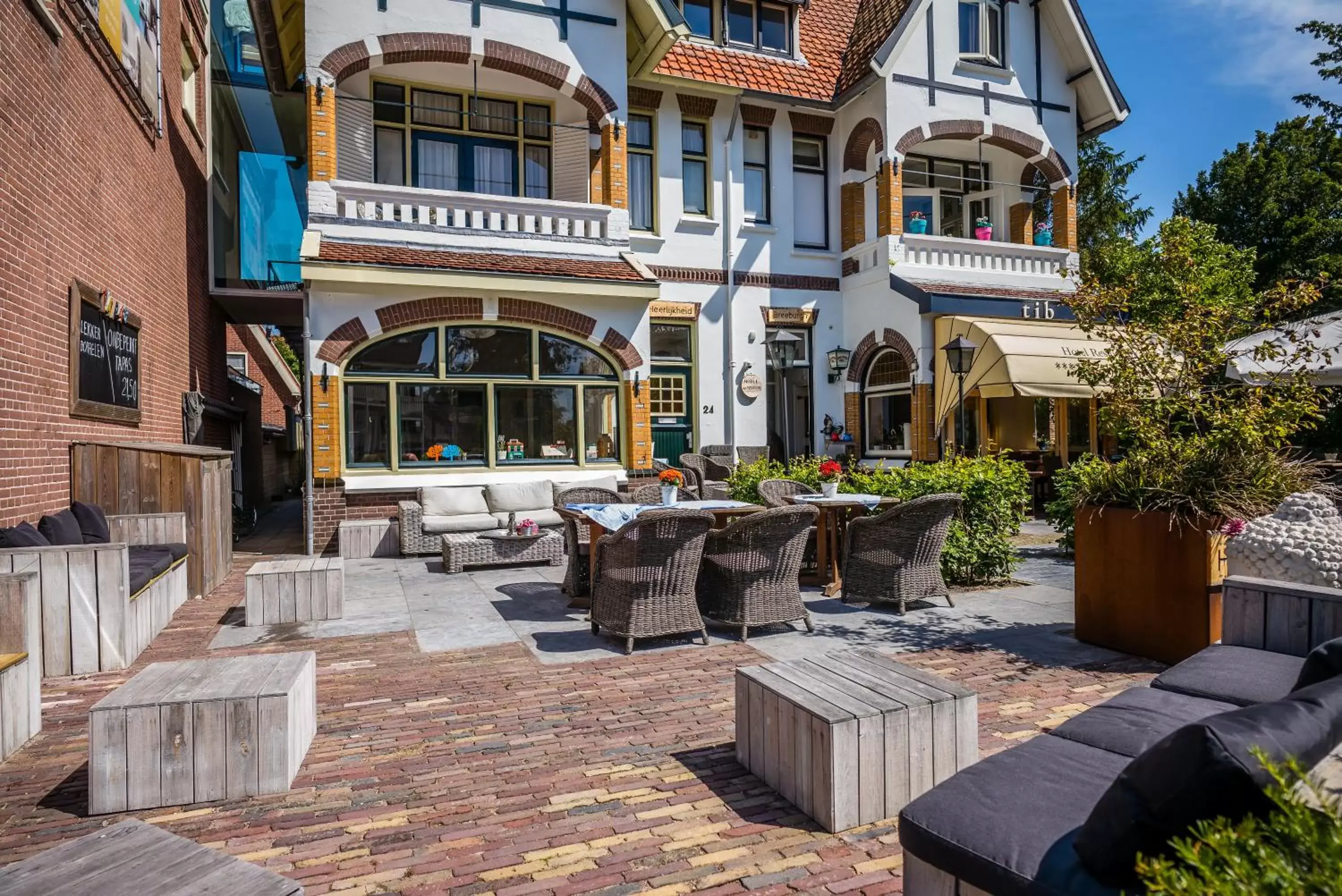 Facade/entrance in Hotel Breeburg