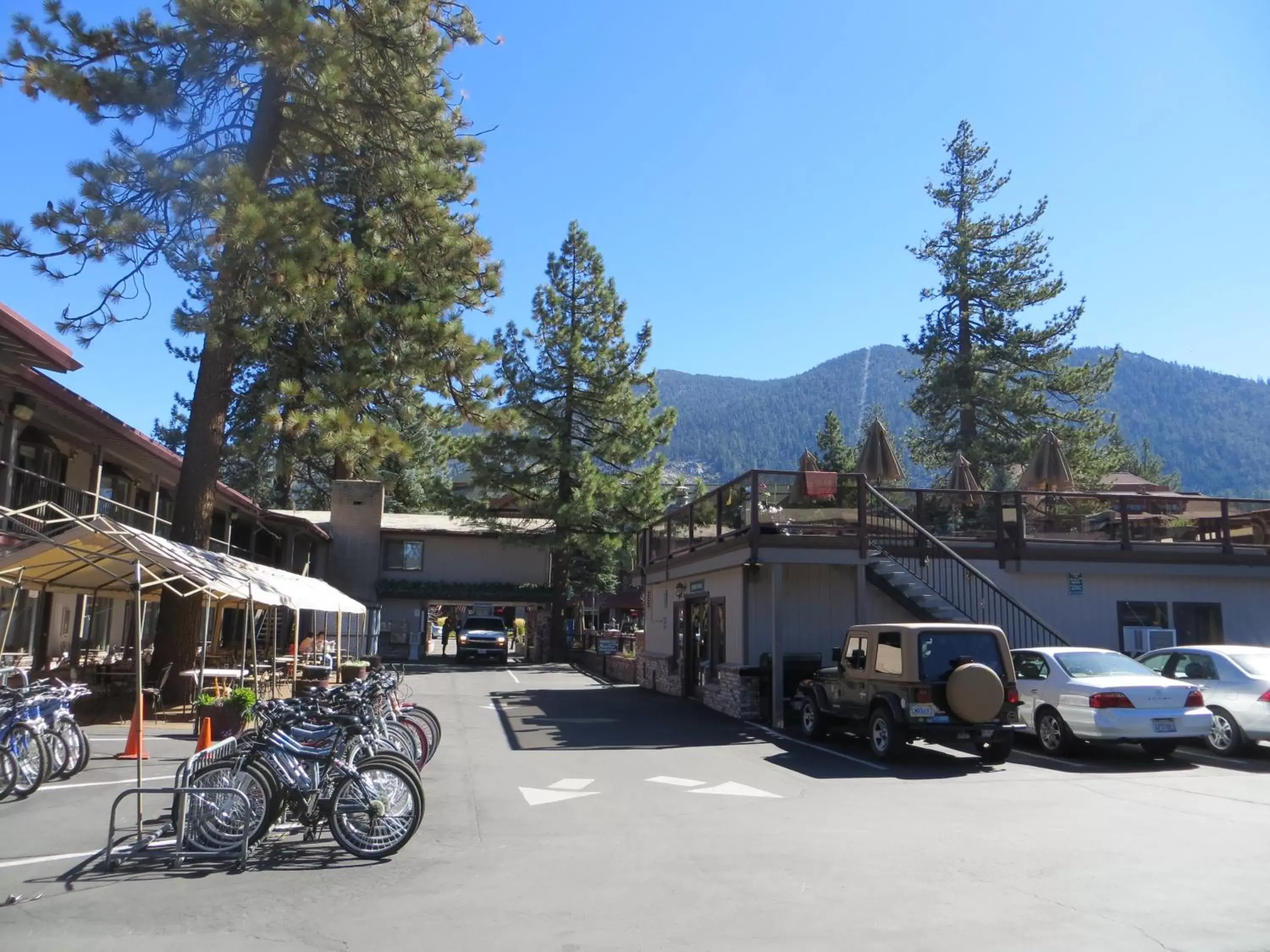 Day, Property Building in Stardust Lodge