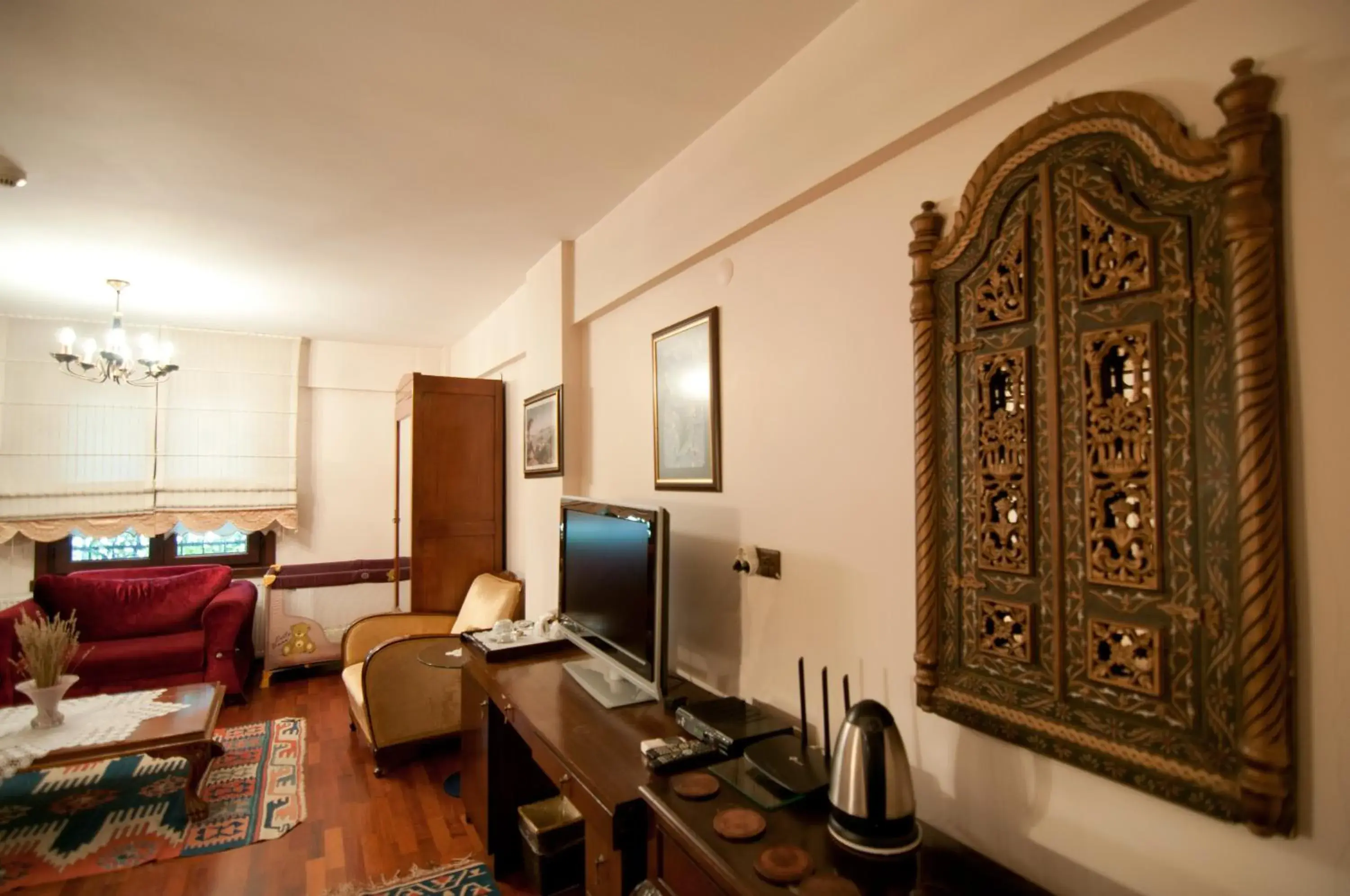TV and multimedia, TV/Entertainment Center in Villa Sphendone Suites Istanbul
