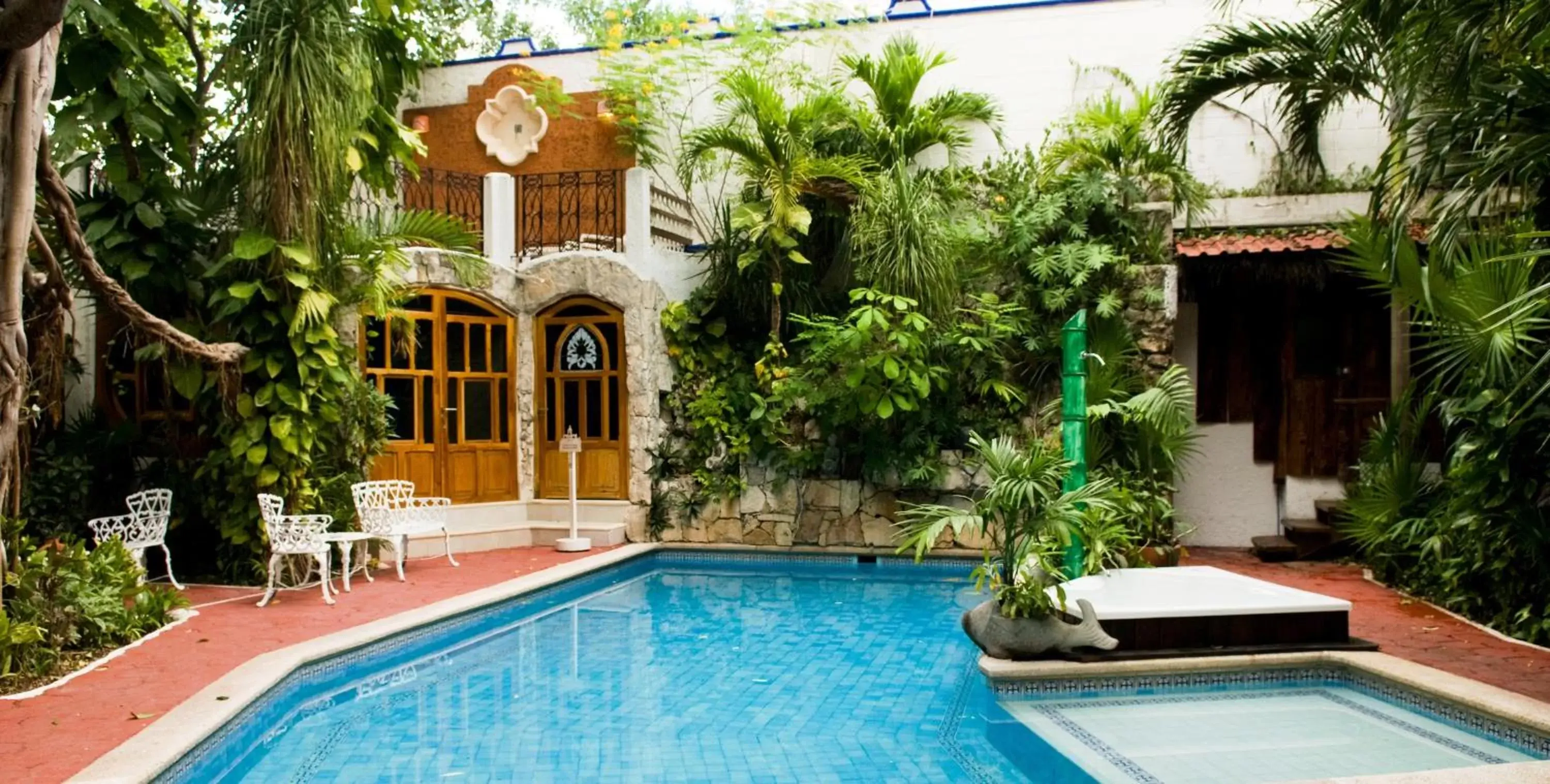 Patio, Swimming Pool in Eco-hotel El Rey del Caribe
